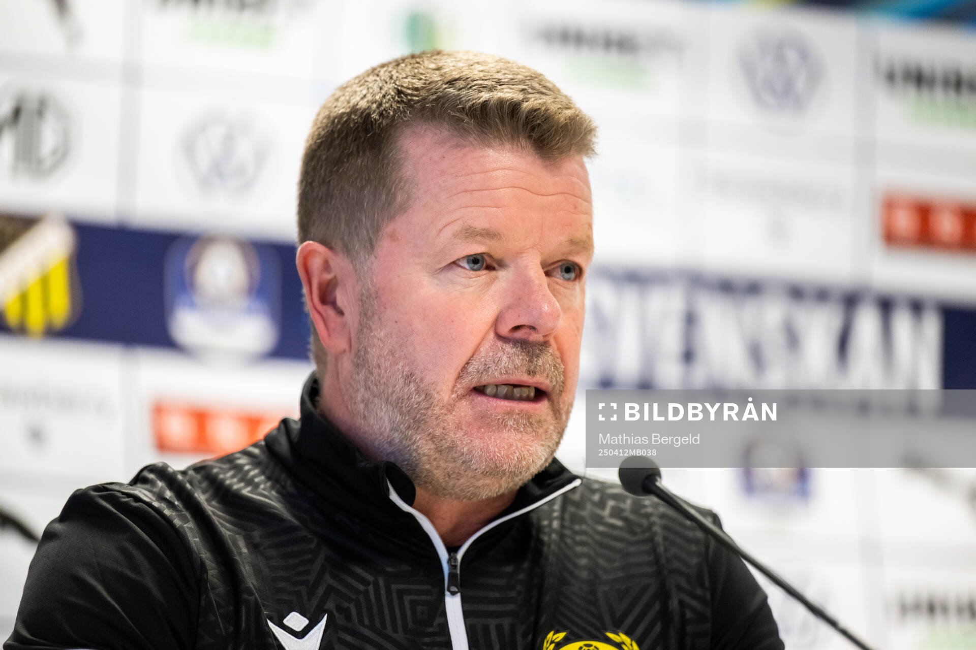 Mjällbys tränare Anders Torstensson på presskonferensen