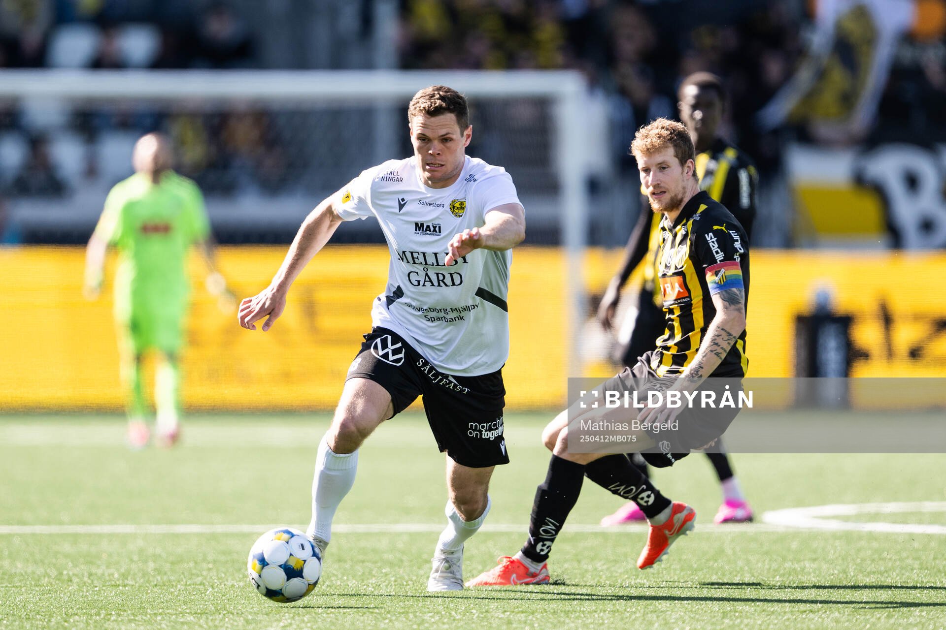 Mjällbys Jacob Bergström och Häckens Simon Gustafson