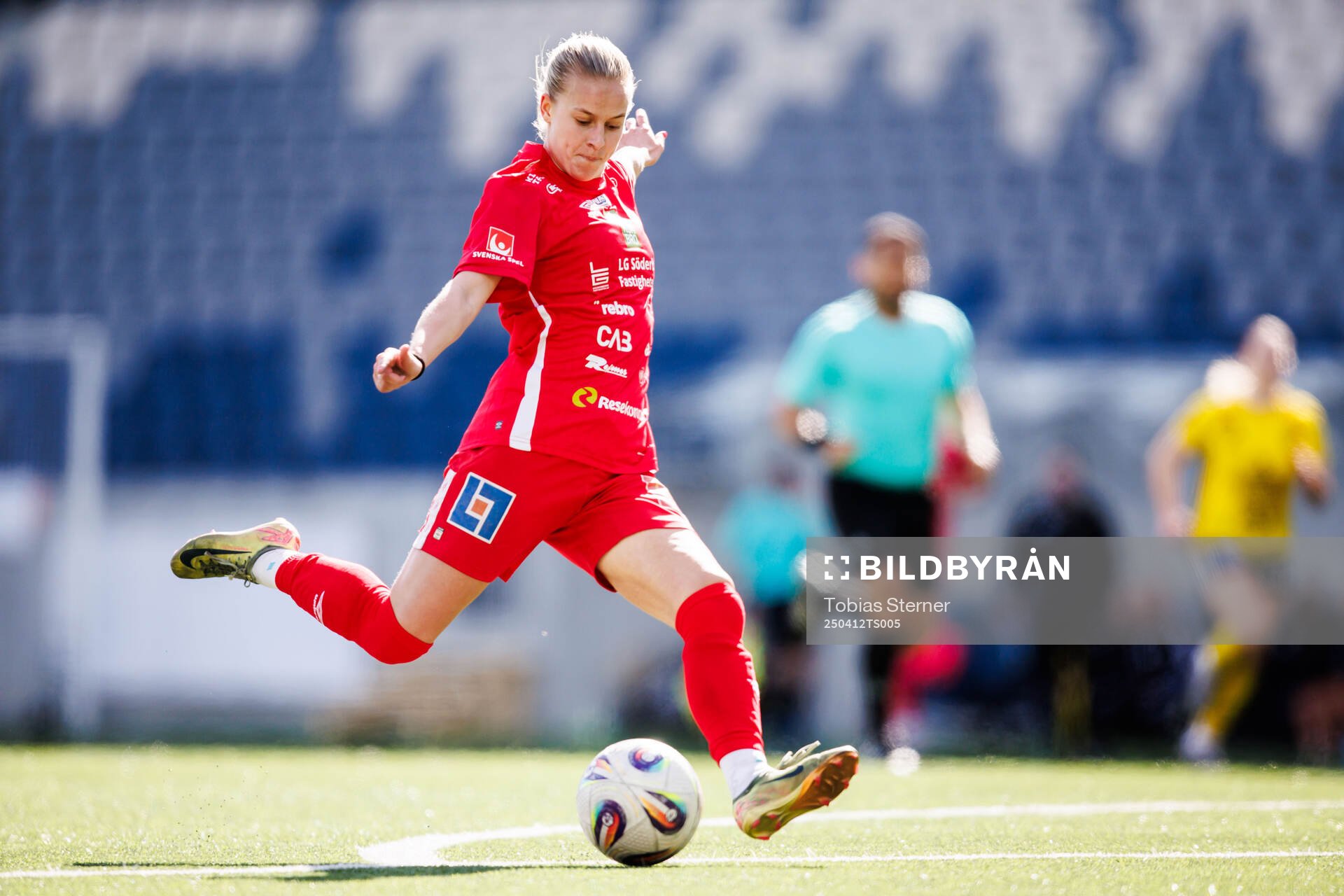 KIF Örebros Demi Pierre under fotbollsmatchen i Elitettan mellan Gamla Upsala och KIF Örebro den 12 april 2025 i Uppsala. 