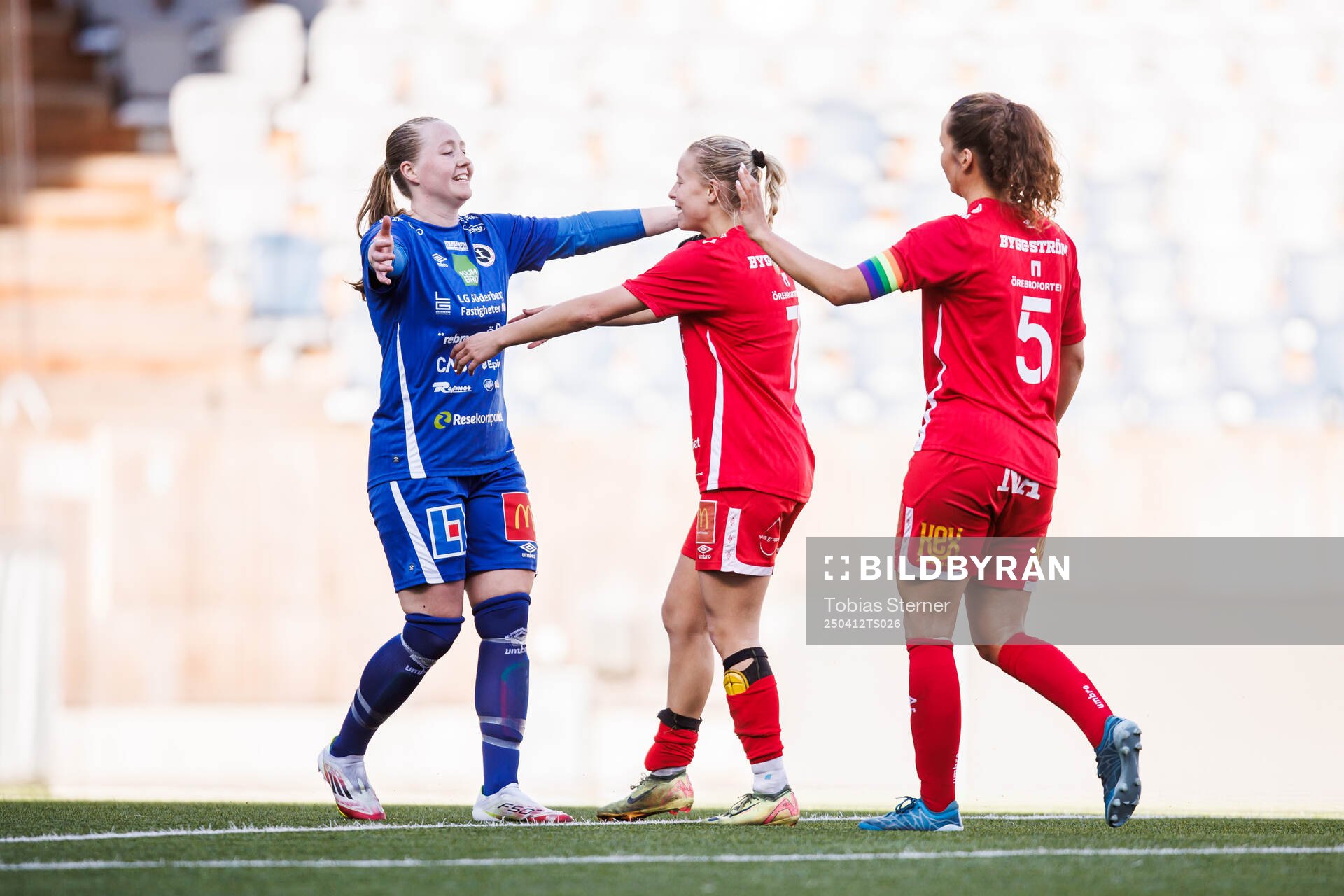 KIF Örebros målvakt Julia Langörgen, Demi Pierre och