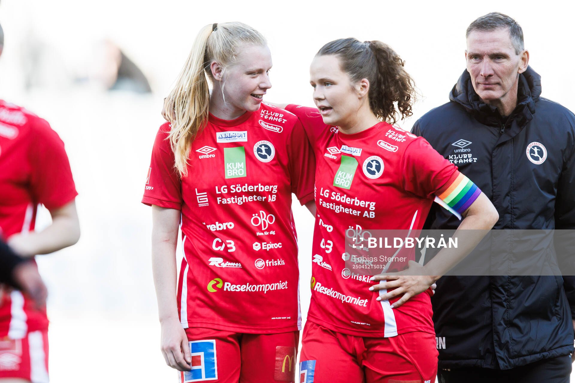 KIF Örebros Sofia Parkner och Julia Walentowicz jublar