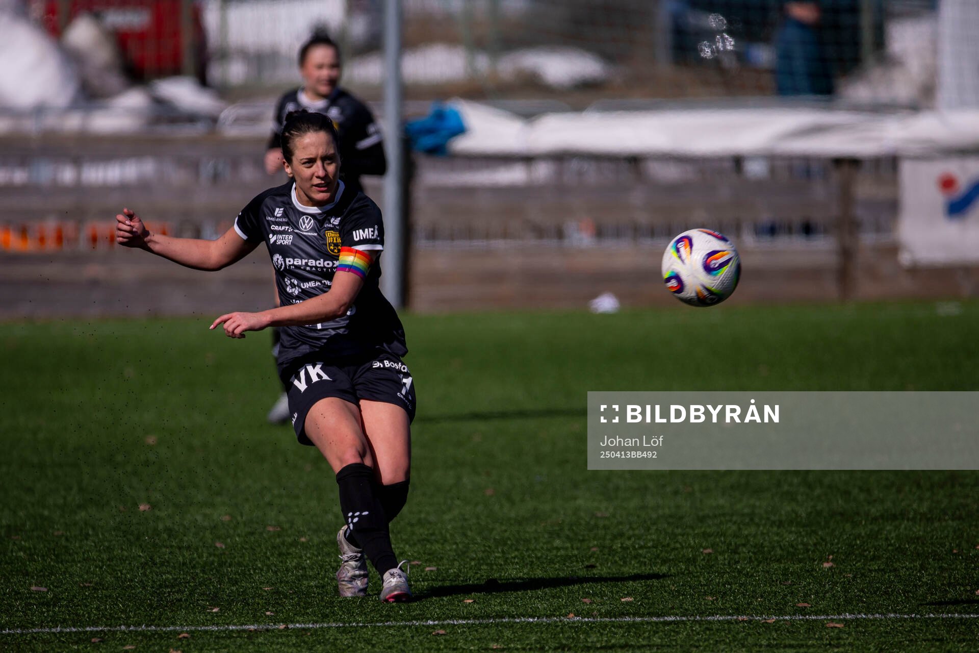Umeås Alma Nygren under fotbollsmatchen i Elitettan mellan Umeå och Elfsborg den 13 april 2025 i Umeå. 
