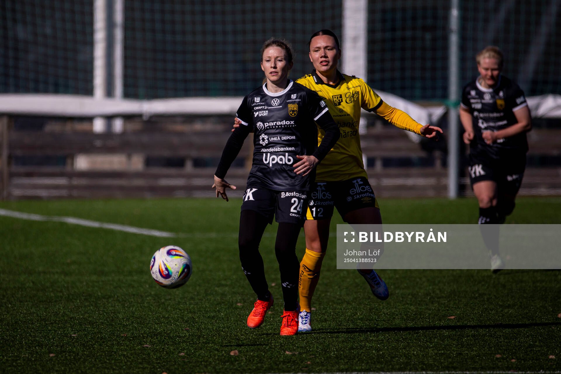 Umeås Nicole Robertson under fotbollsmatchen i Elitettan mellan Umeå och Elfsborg den 13 april 2025 i Umeå. 