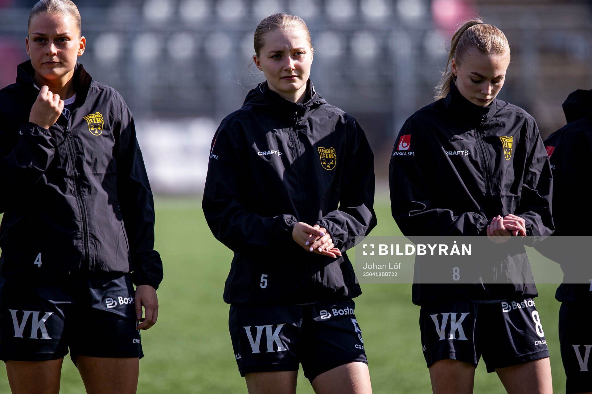 Umeås Julia Holmgren innan fotbollsmatchen i Elitettan