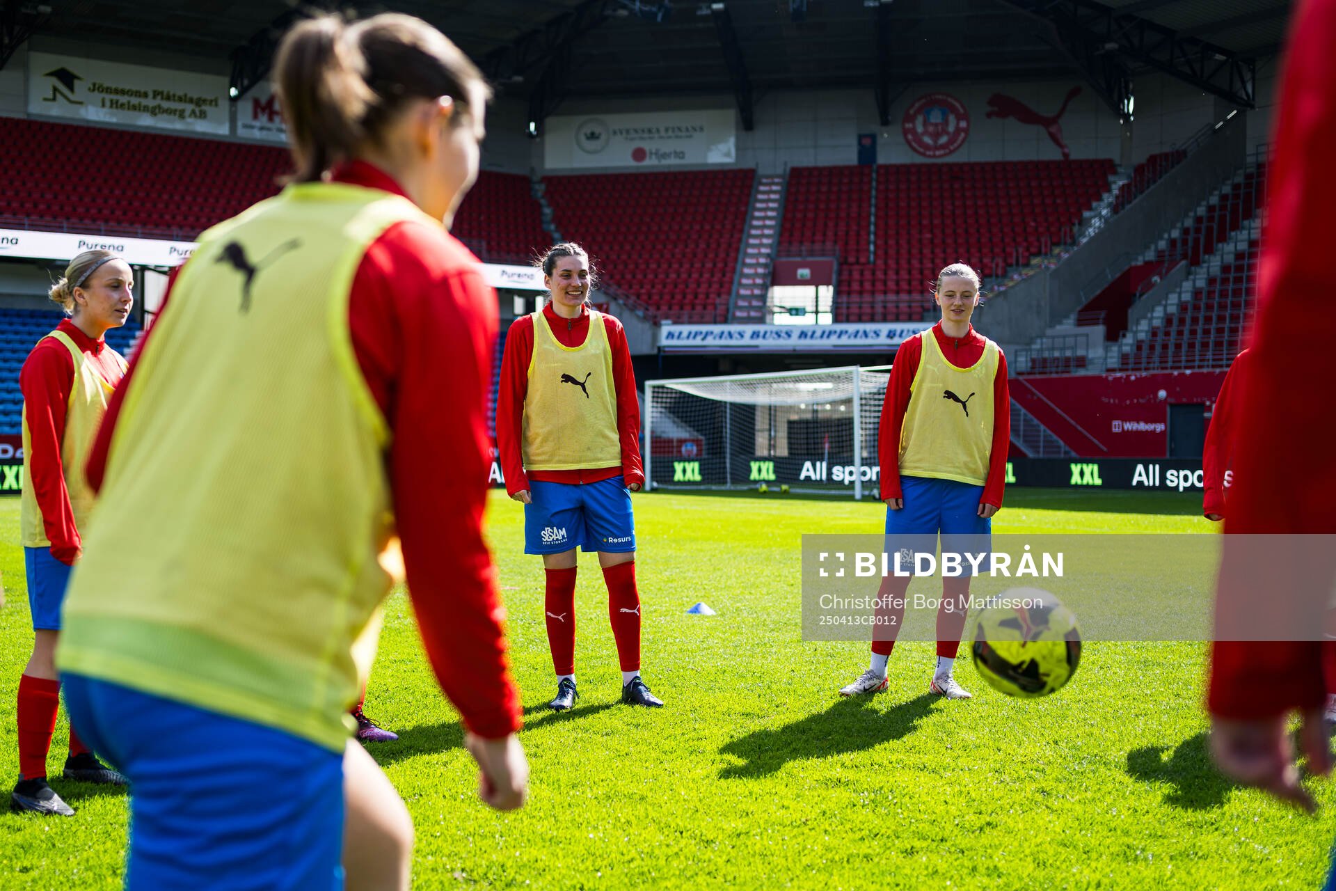 Helsingborgs Hanna Lundell inför fotbollsmatchen i Division 1 södra mellan Helsingborg och Örgryte den 13 april 2025 i Helsingborg.