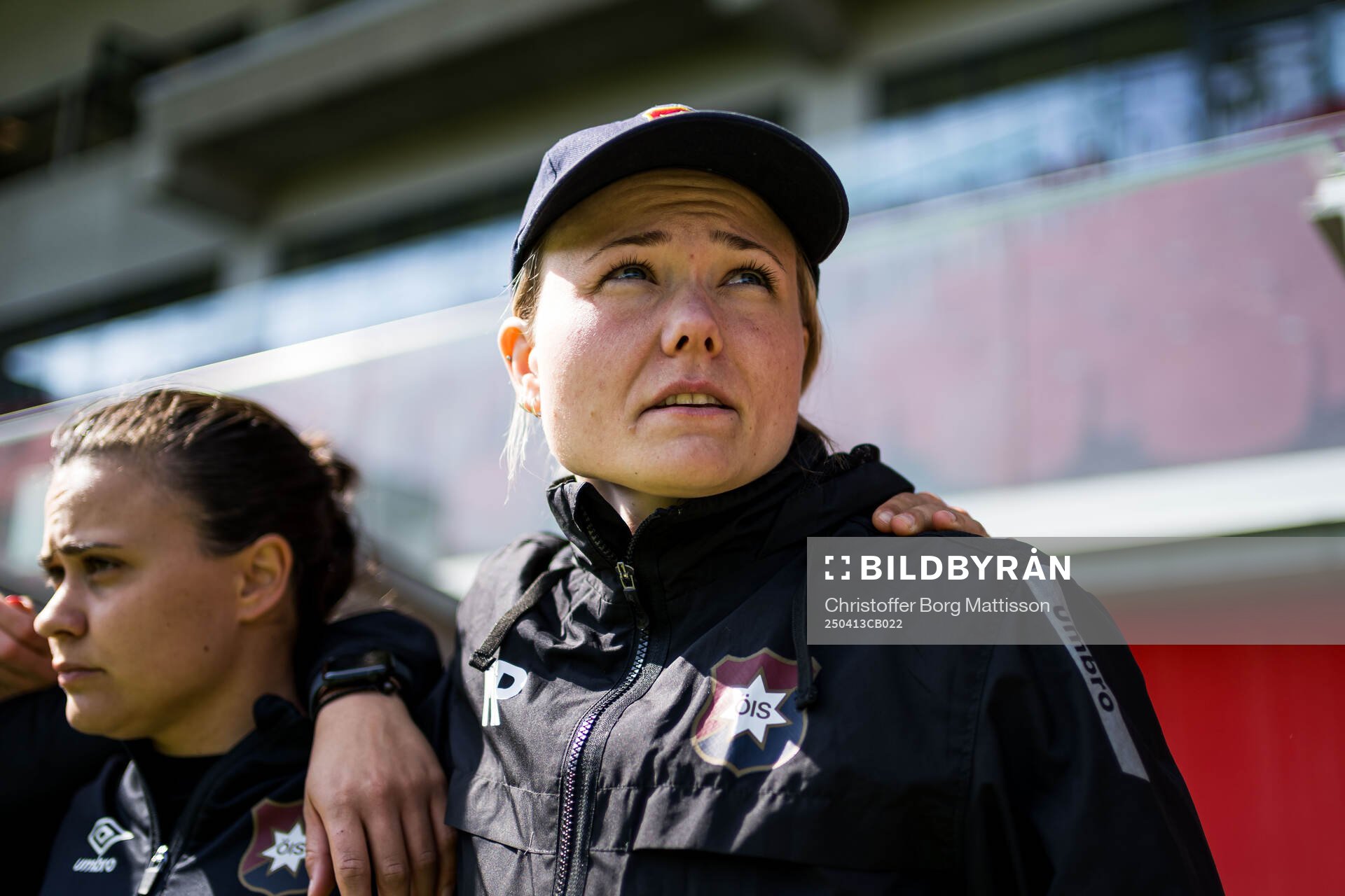 Örgrytes tränare Moa Pettersson under fotbollsmatchen i Division 1 södra mellan Helsingborg och Örgryte den 13 april 2025 i Helsingborg.