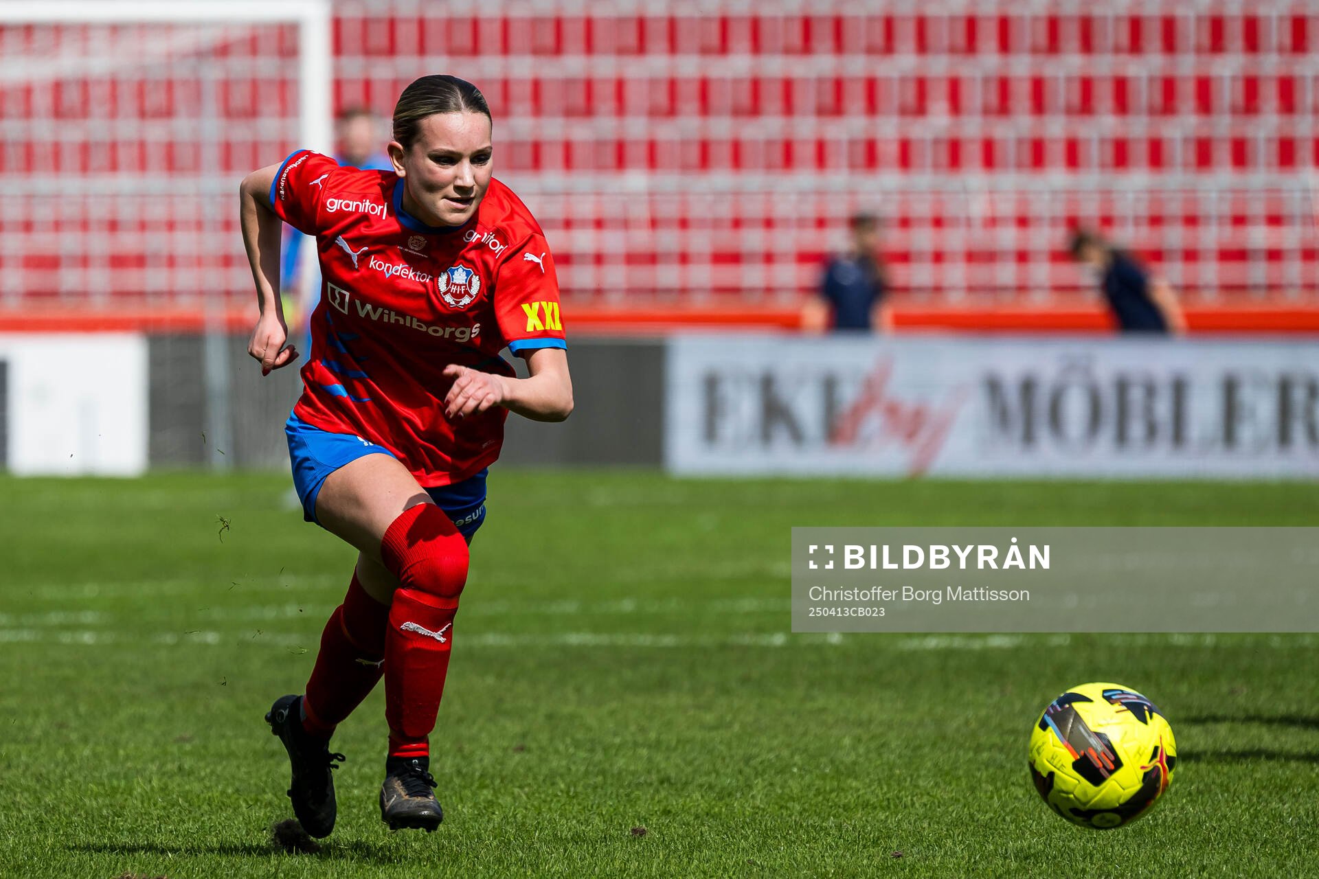 Helsingborgs Tilde Wahrenberg under fotbollsmatchen i Division 1 södra mellan Helsingborg och Örgryte den 13 april 2025 i Helsingborg.