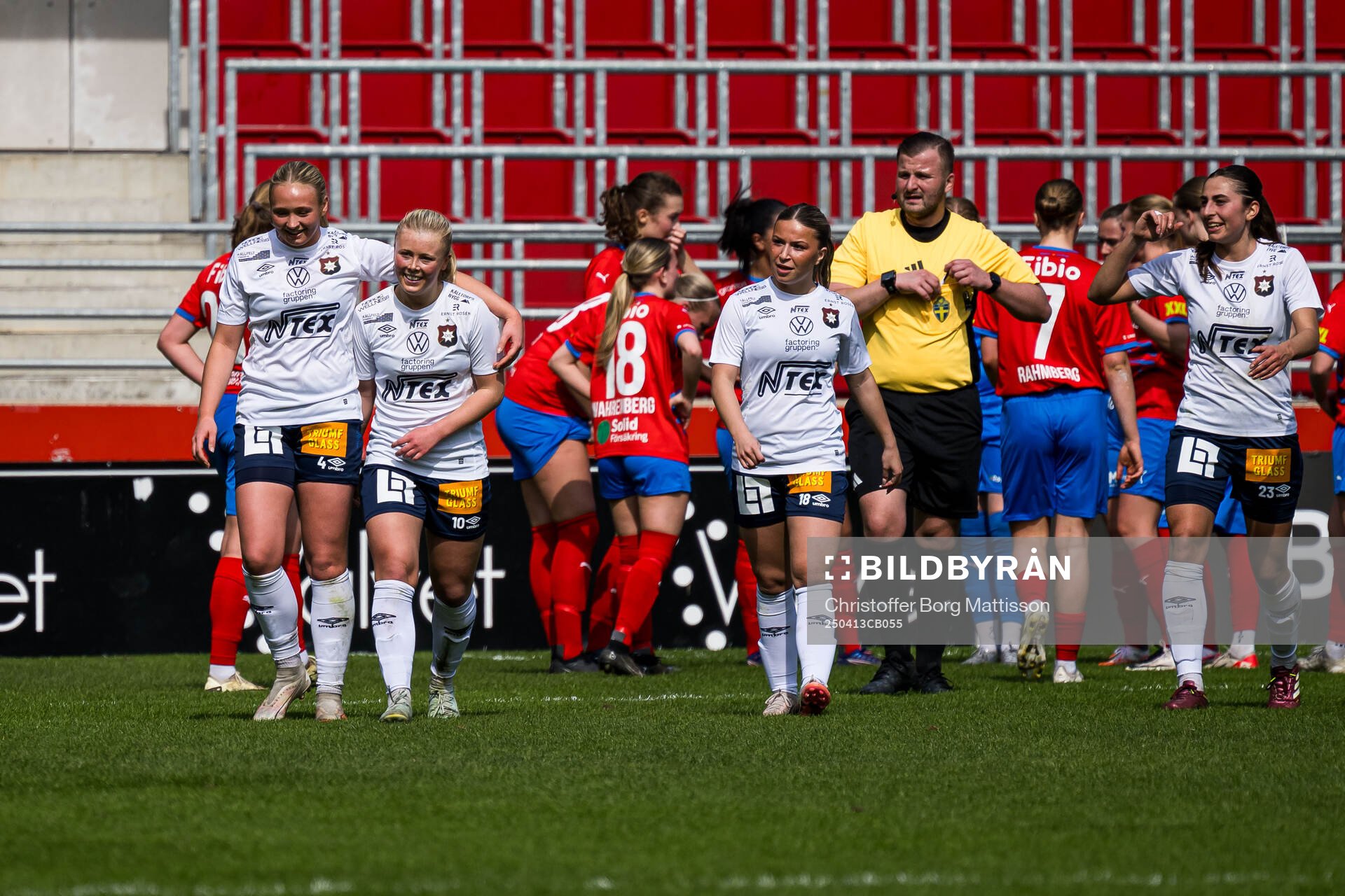 Örgrytes Emma Jarl, Isabella Nedrén och Nicole