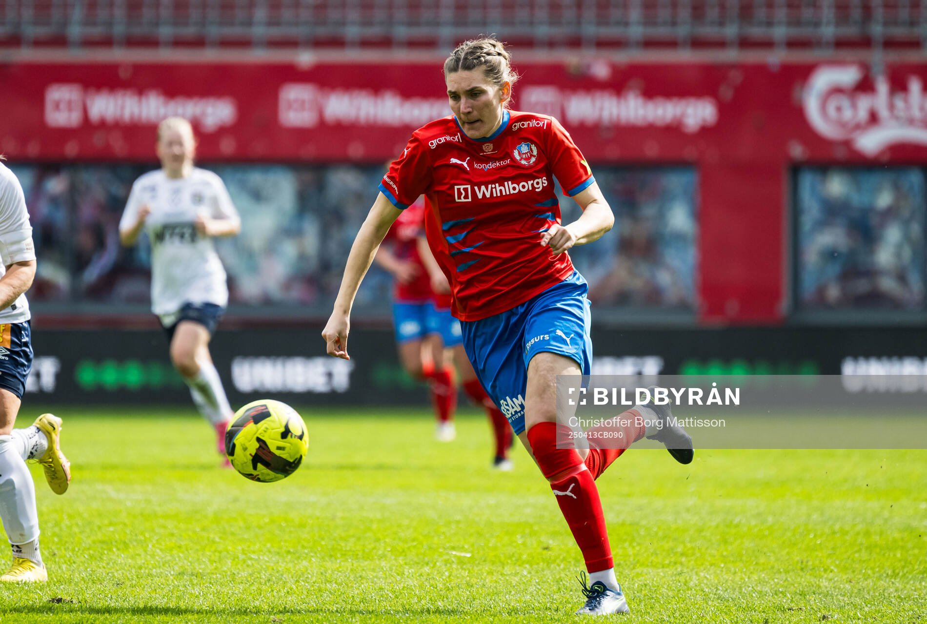 Helsingborgs Hanna Lundell under fotbollsmatchen i Division 1 södra mellan Helsingborg och Örgryte den 13 april 2025 i Helsingborg.