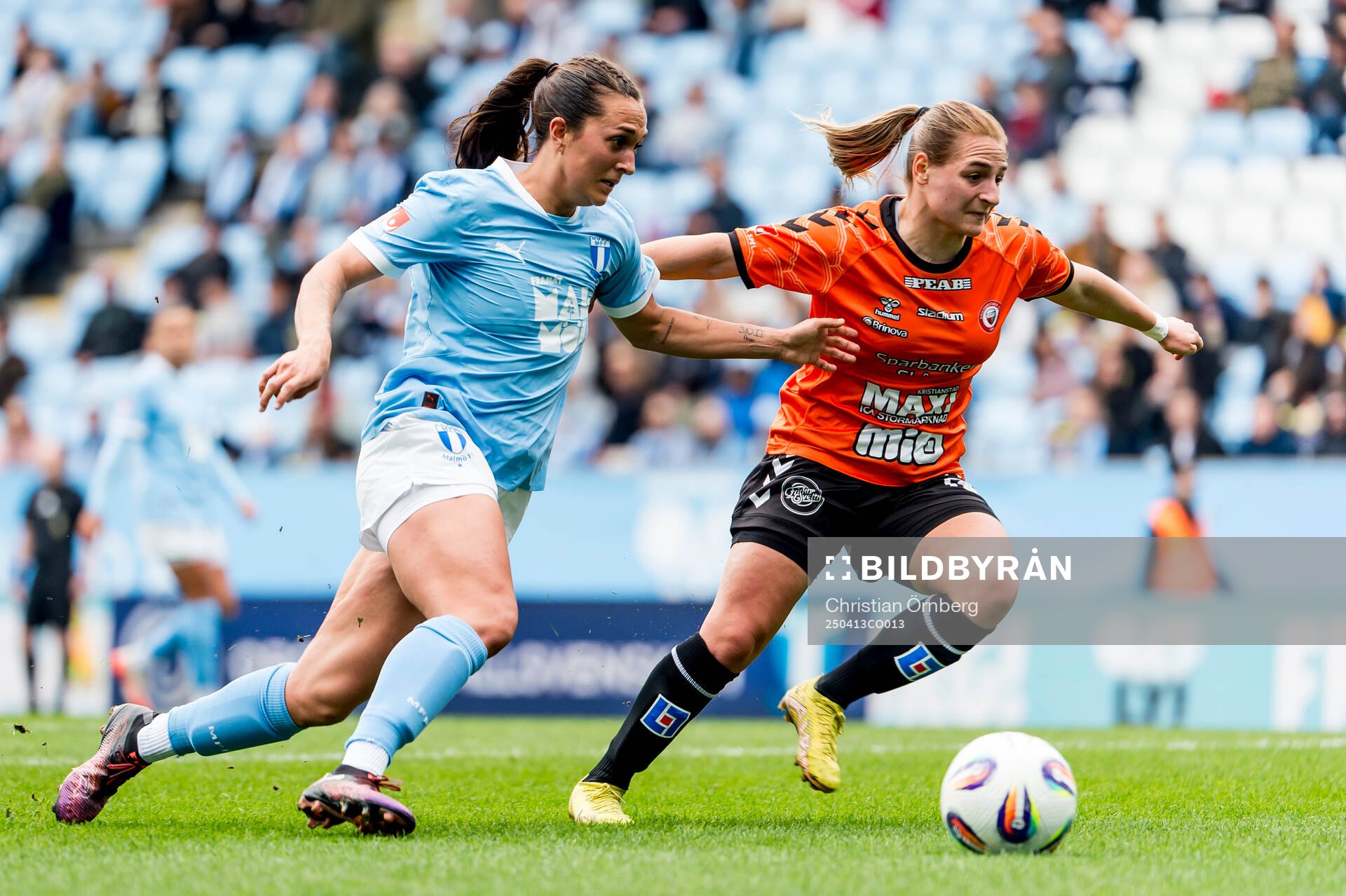 Malmö FFs Isabella D'Aquila och Kristianstads Emma Petrovic