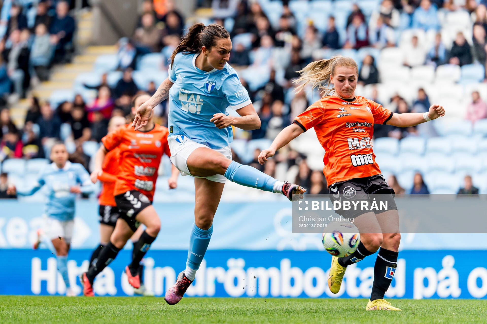Malmö FFs Isabella D'Aquila och Kristianstads Emma Petrovic