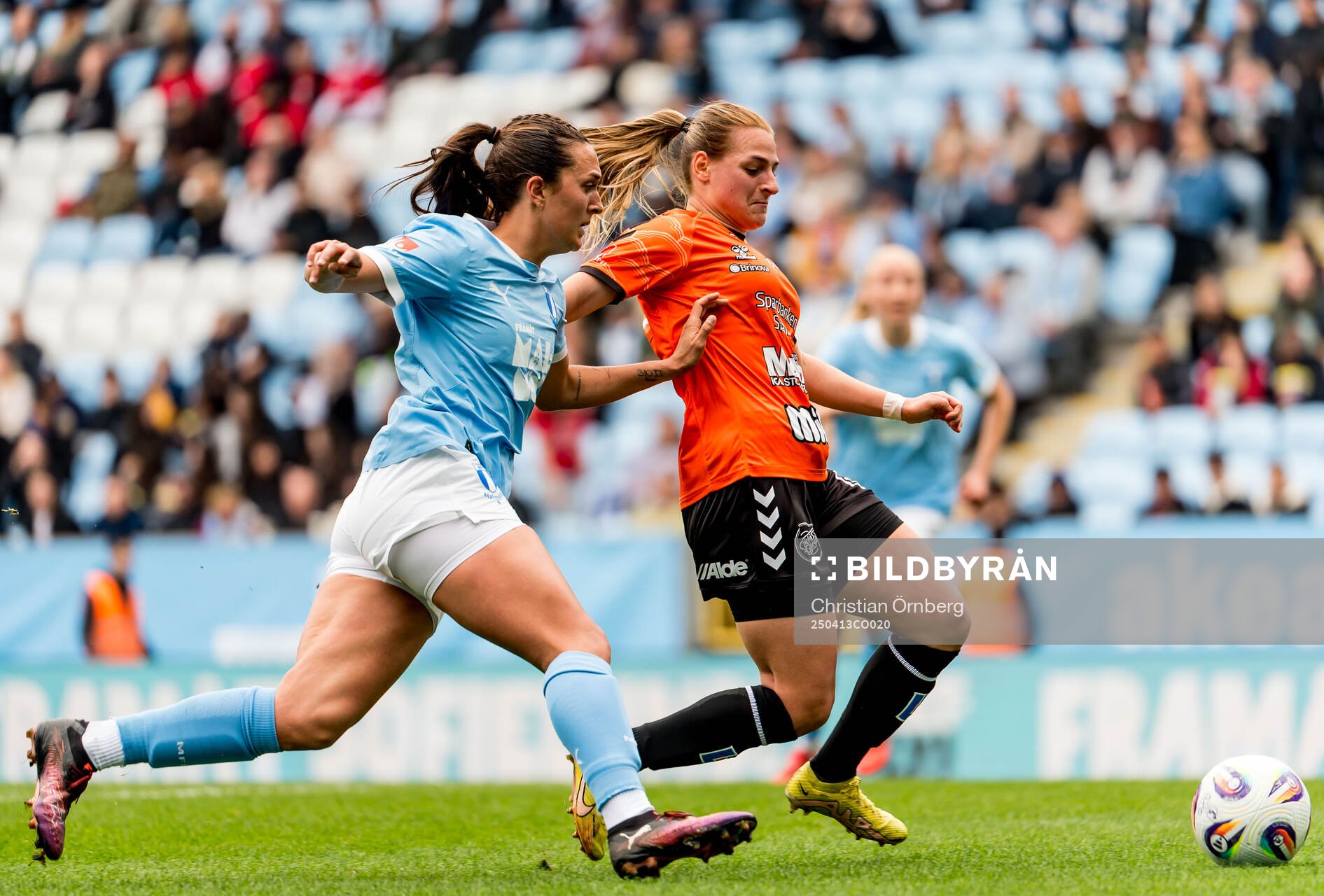 Malmö FFs Isabella D'Aquila och Kristianstads Emma Petrovic