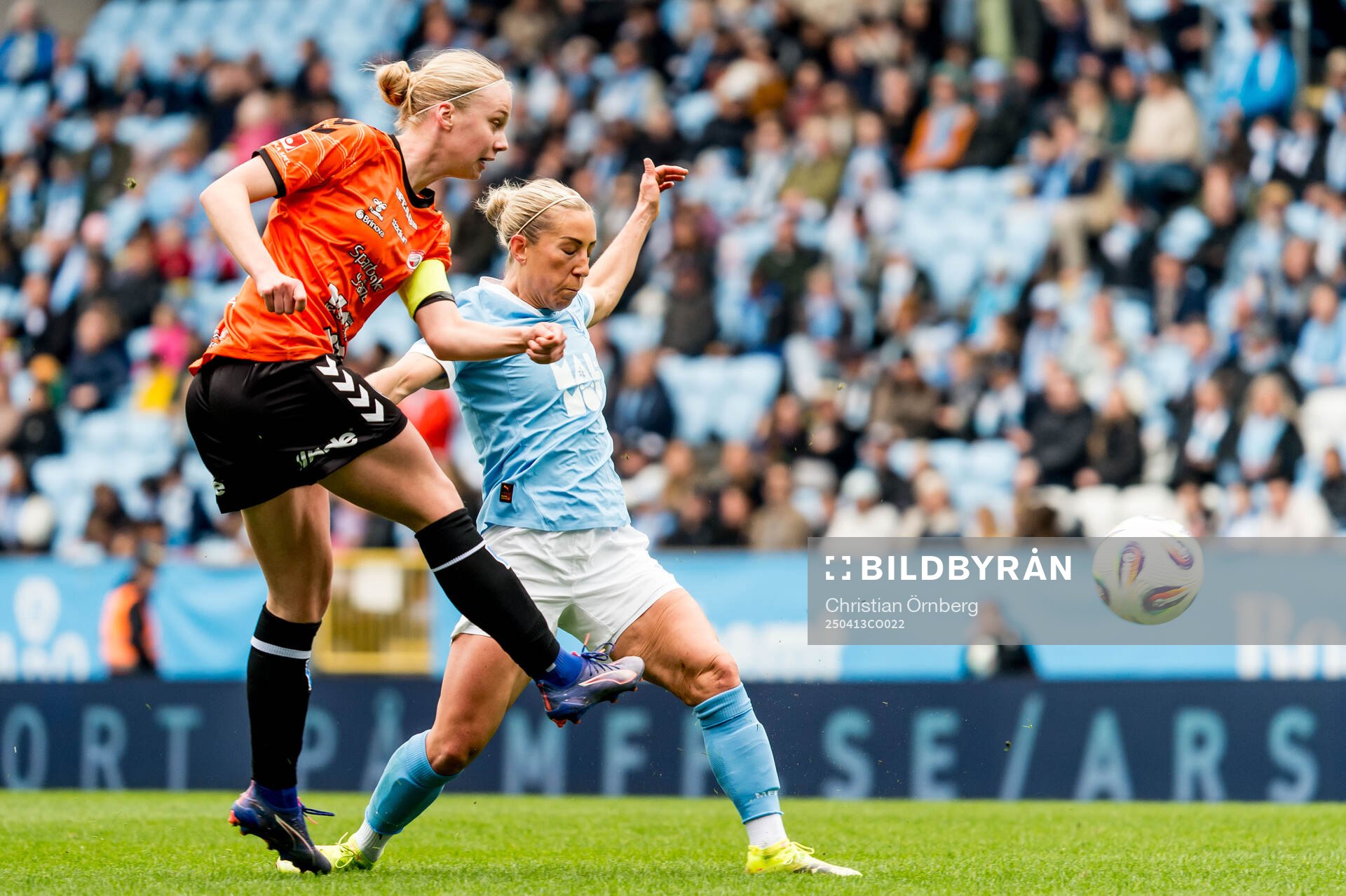 Kristianstads Katla Tryggvadottir och Malmö FFs Mia Persson