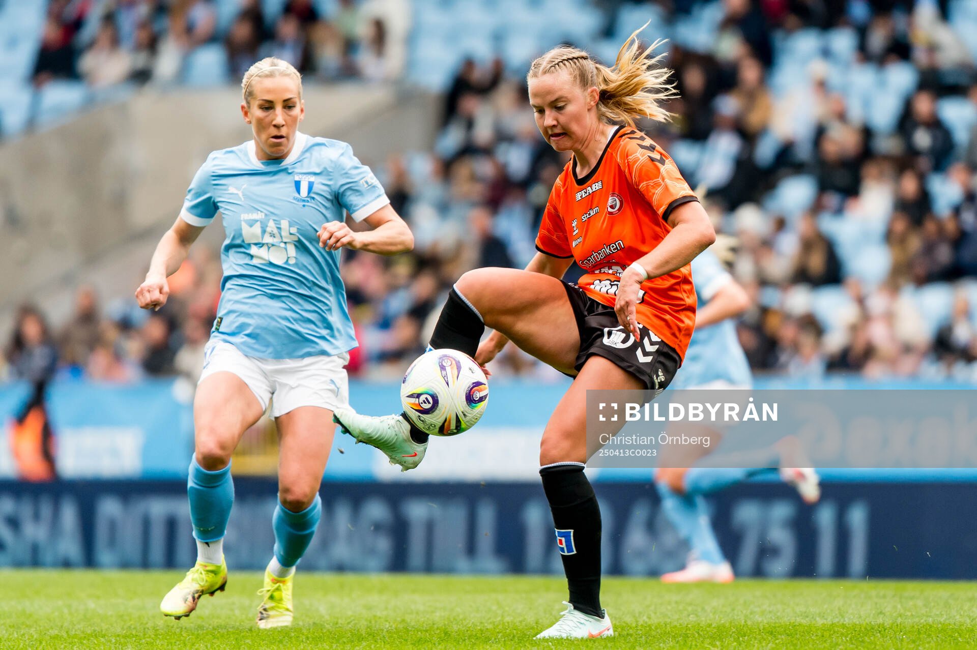 Kristianstads Mathilde Janzen och Malmö FFs Mia Persson