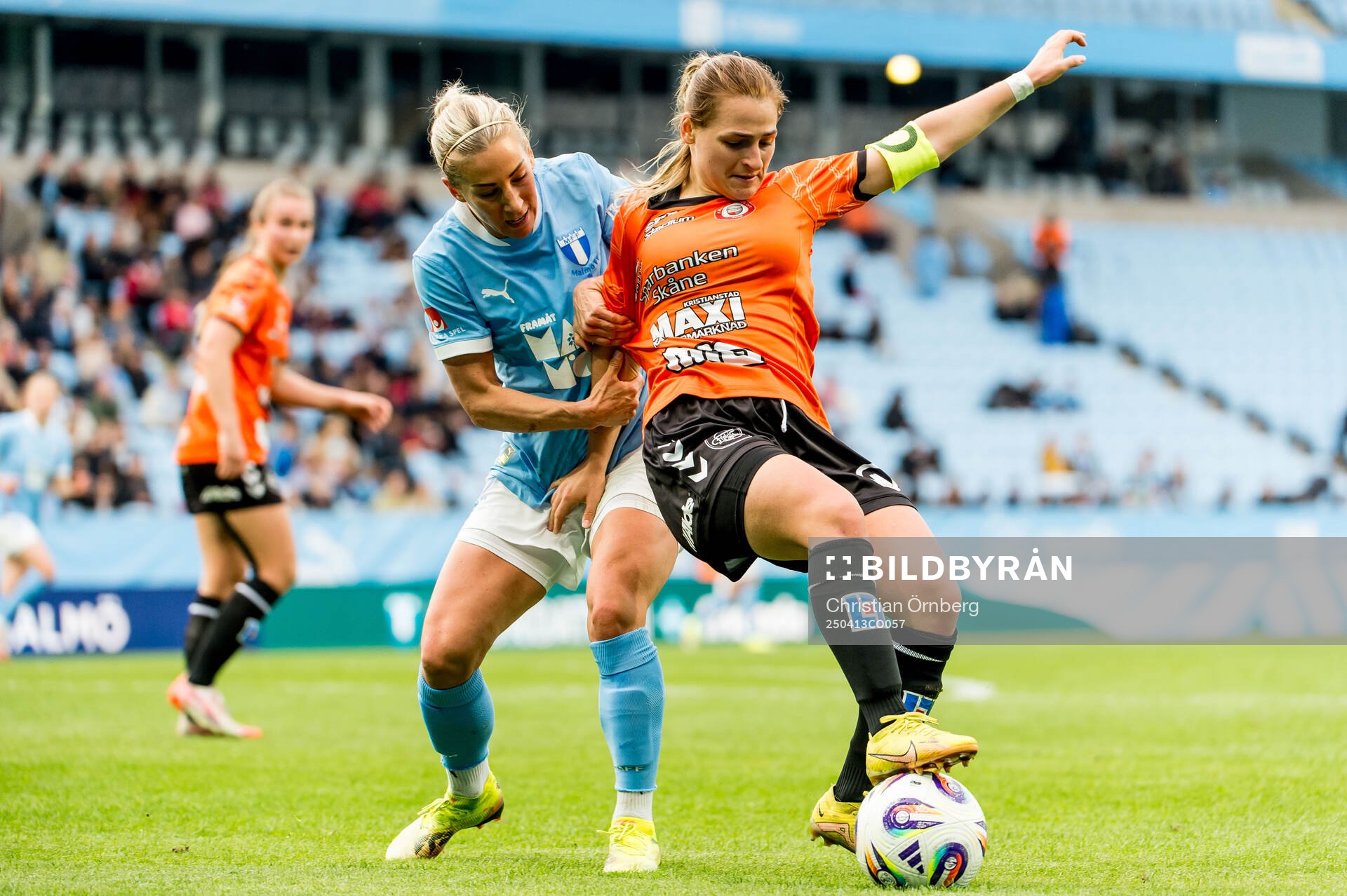 Malmö FFs Mia Persson och Kristianstads Emma Petrovic