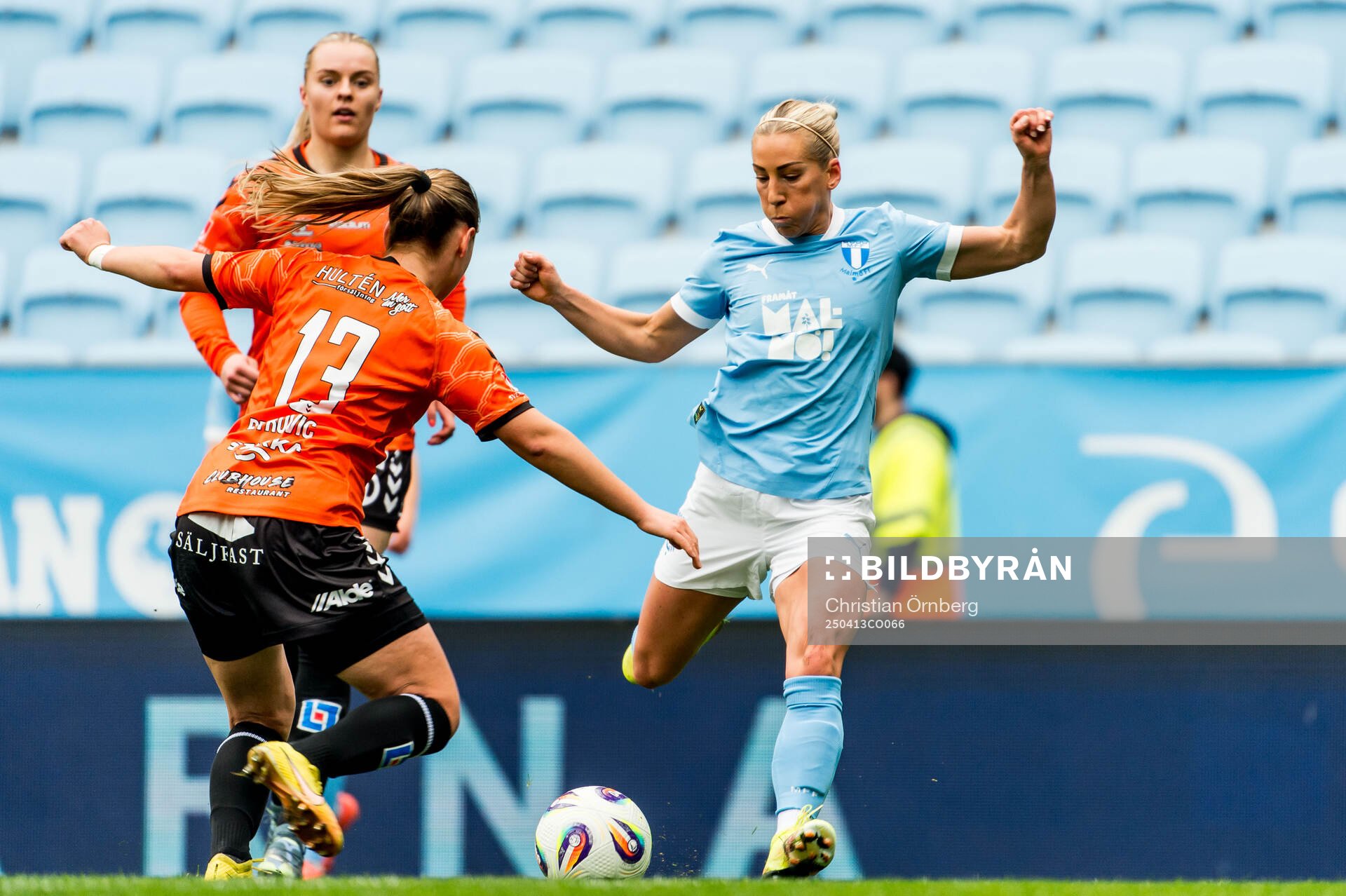 Kristianstads Emma Petrovic och Malmö FFs Mia Persson