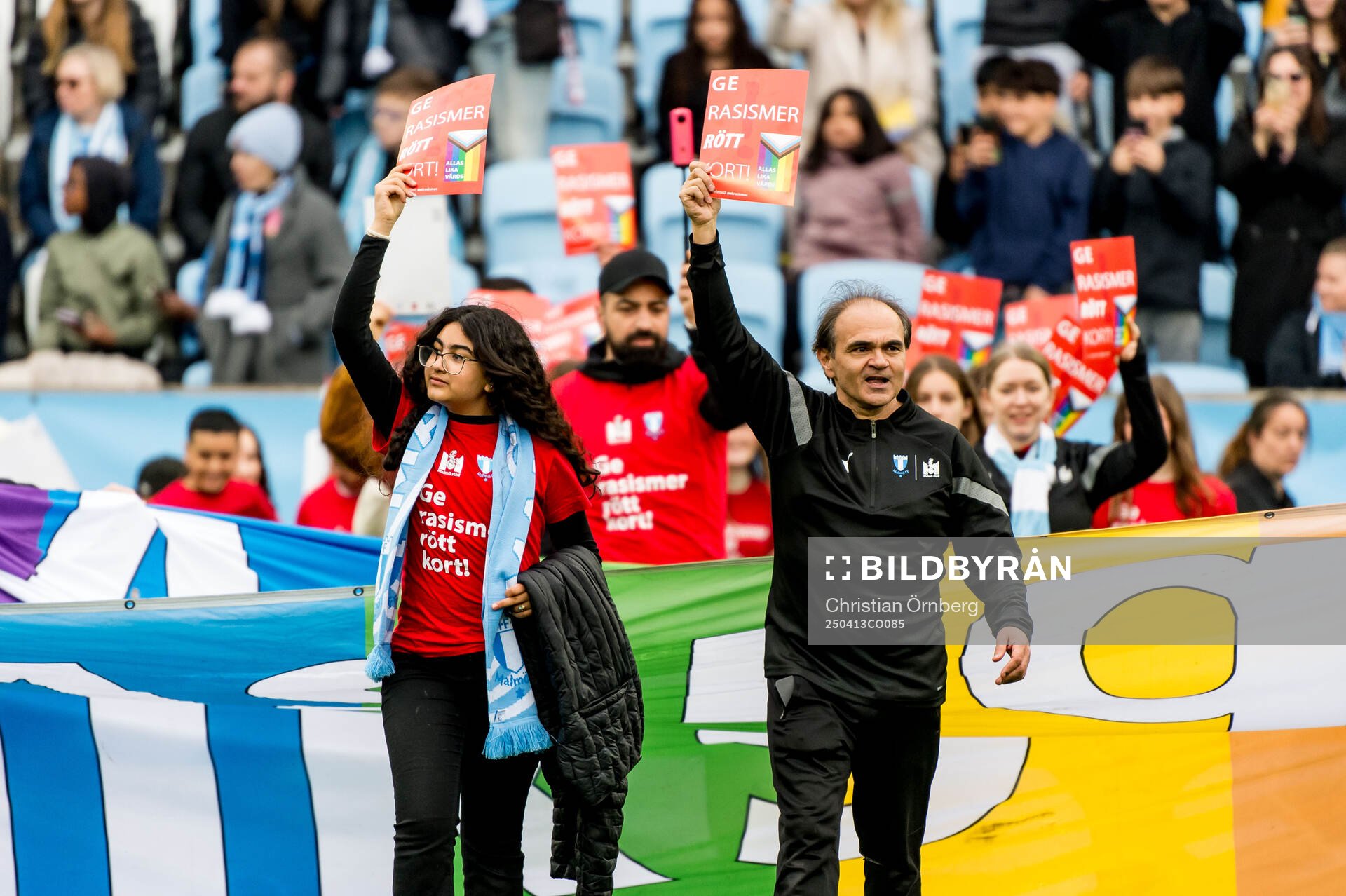 Manifestation ”Ge rasismen rött kort”