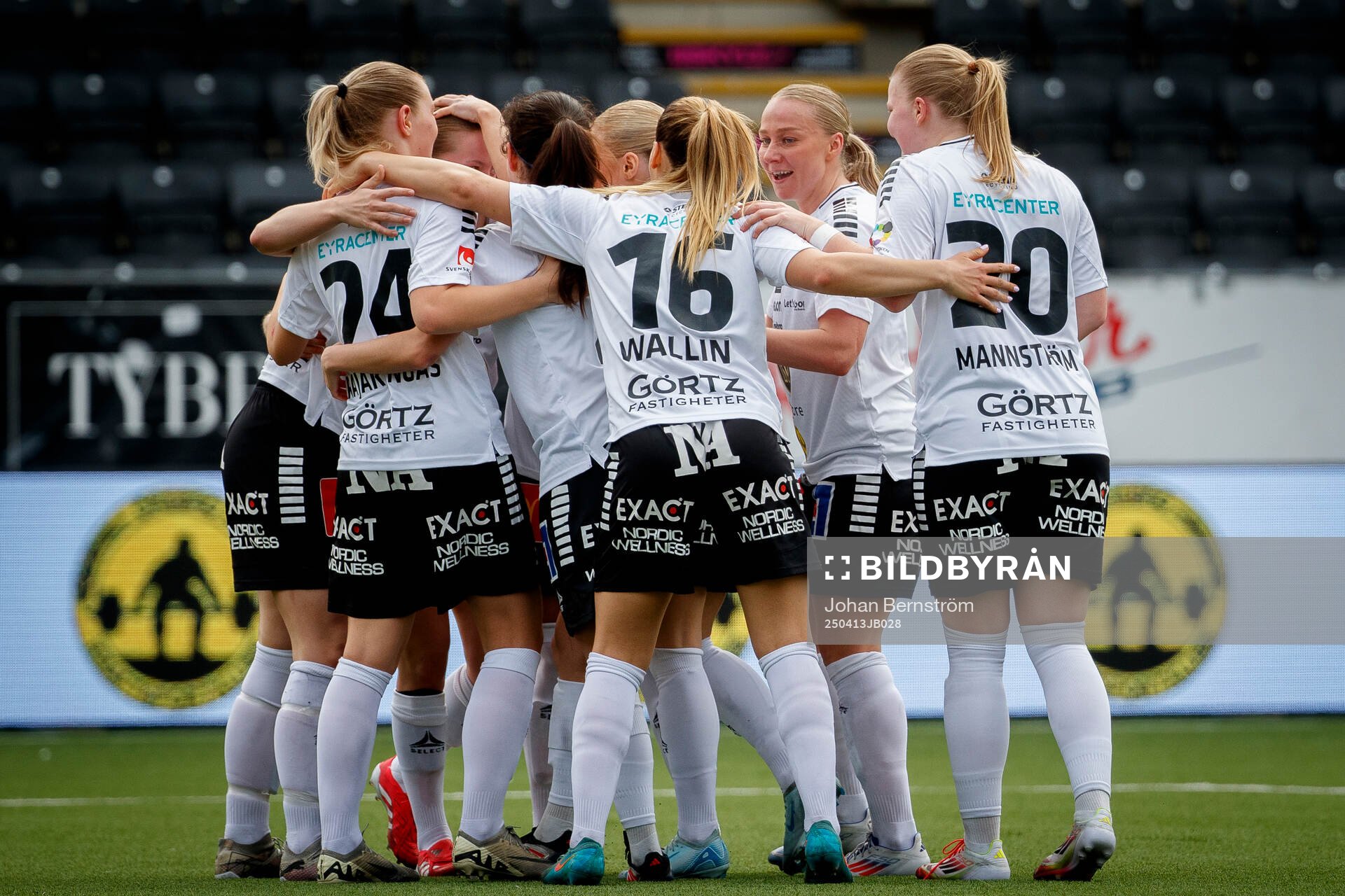 Örebro SKs Sofia Vesterlund gör 2-0 och jublar med