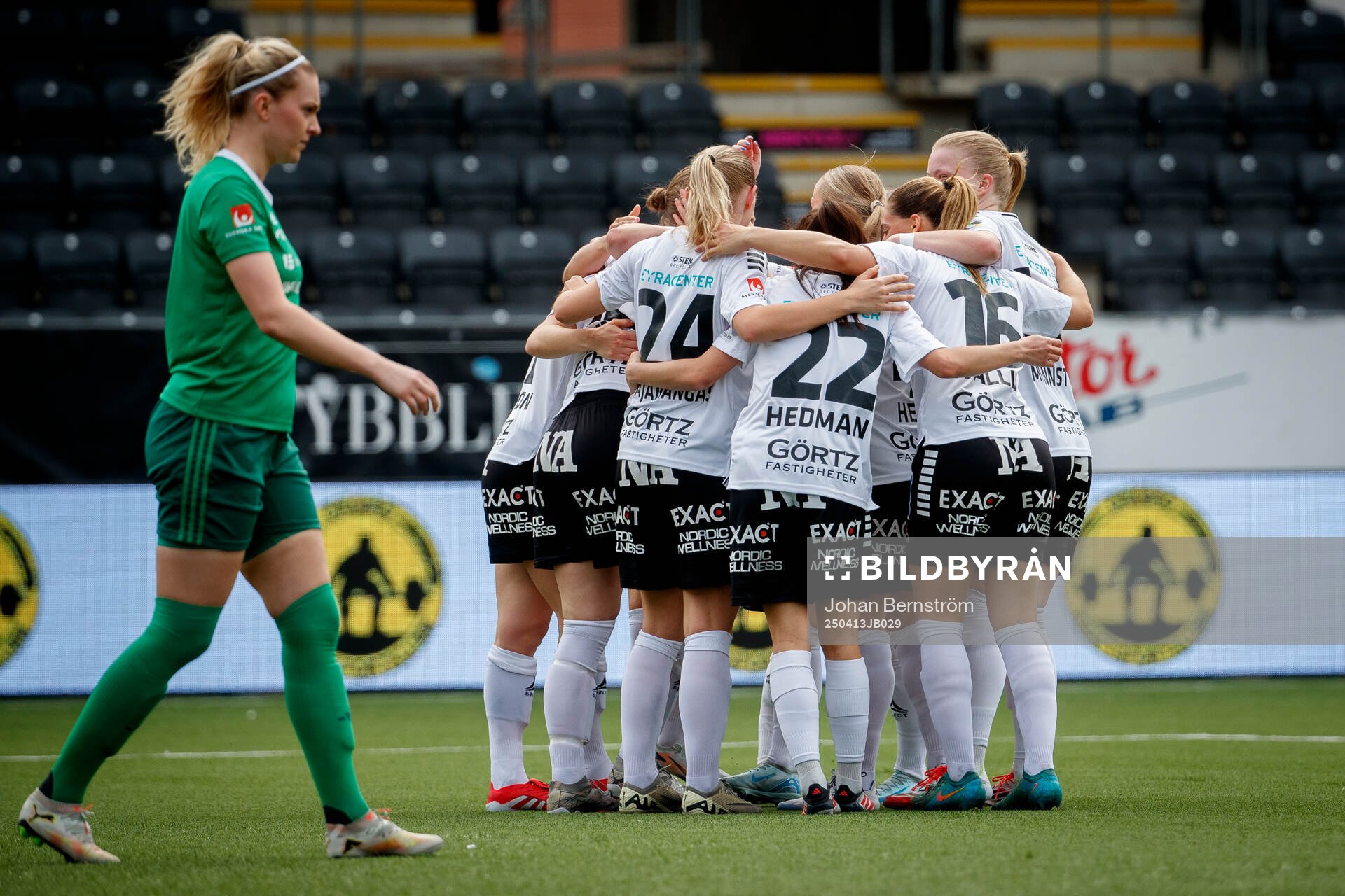 Örebro SKs Sofia Vesterlund gör 2-0 och jublar med