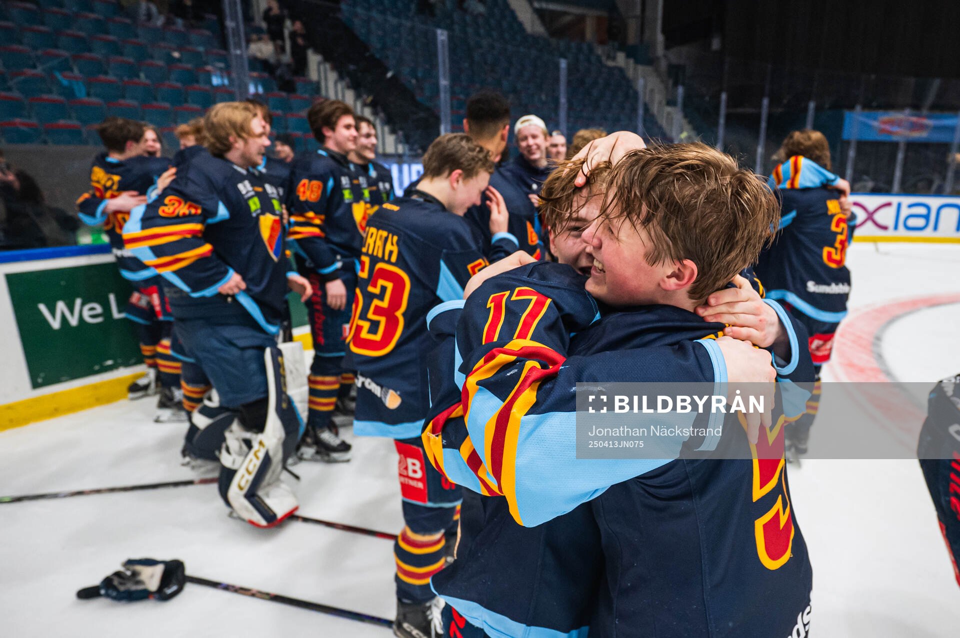 Djurgårdens Viktor Hedlund och Ville Söderström  jublar