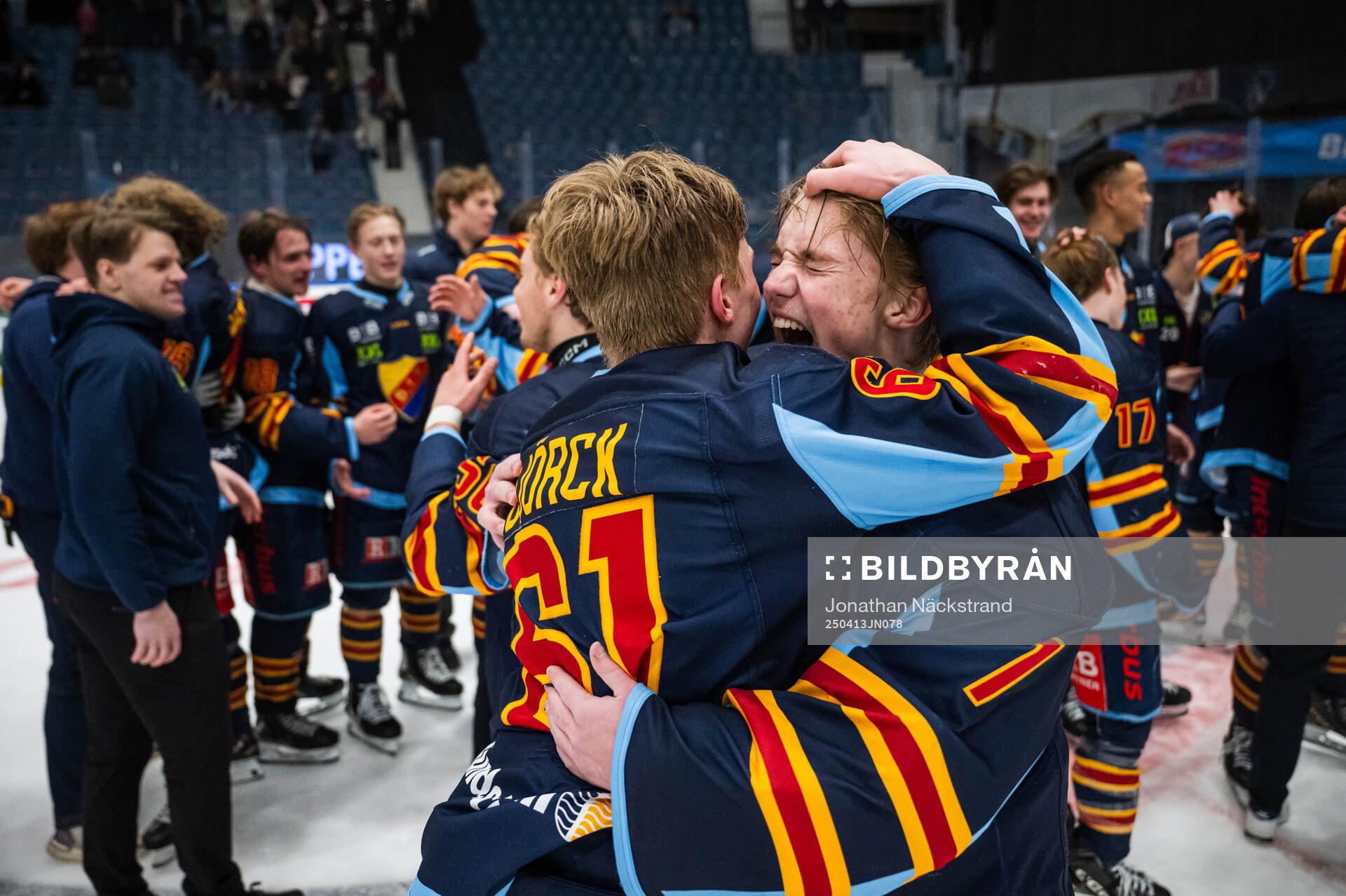 Djurgårdens Viggo Björck och målvakt Hugo Severgårdh