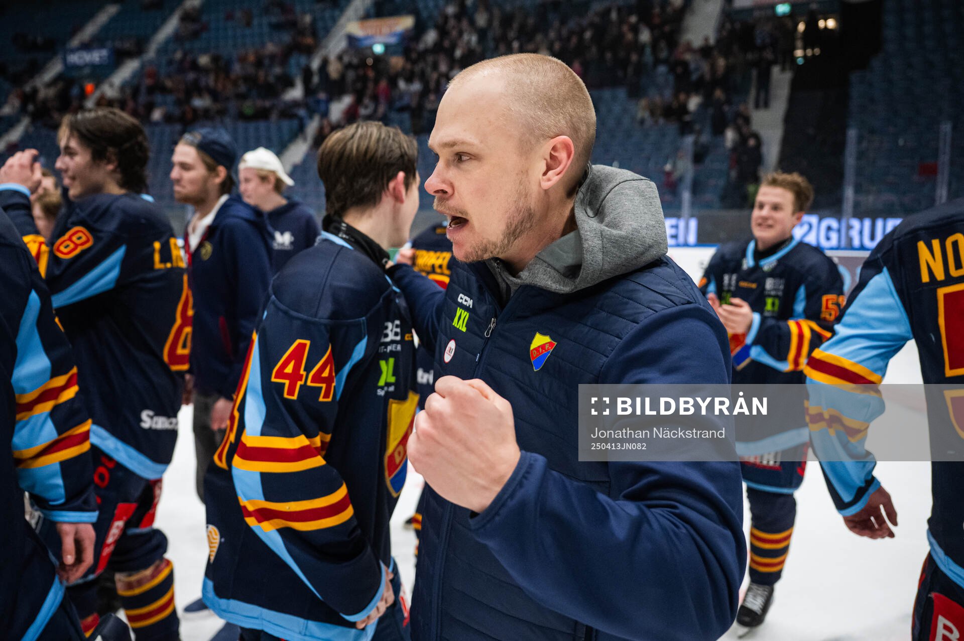 Djurgårdens tränare Nicklas Magnusson jublar
