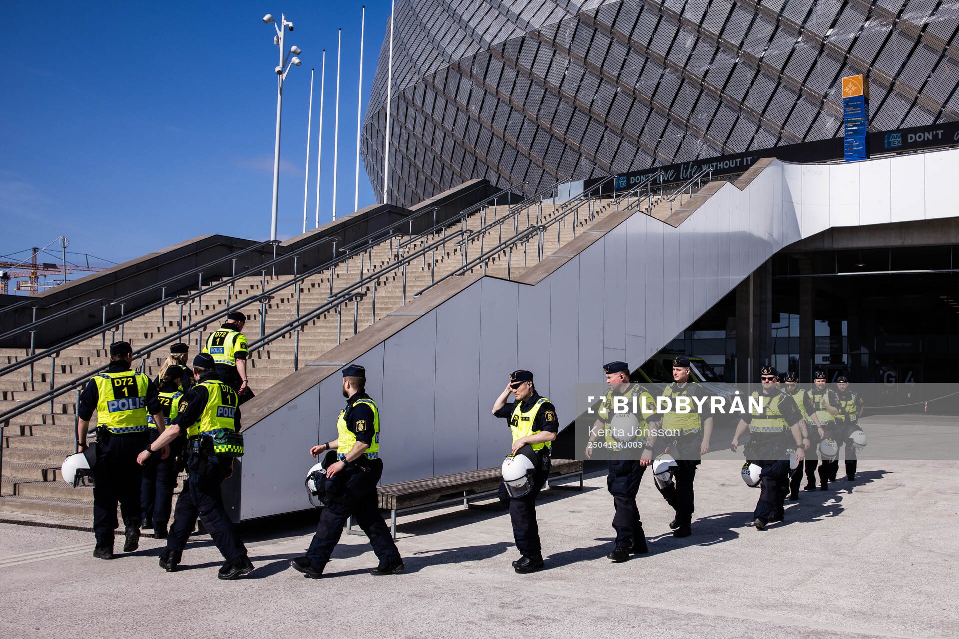 Poliser utanför 3Arena