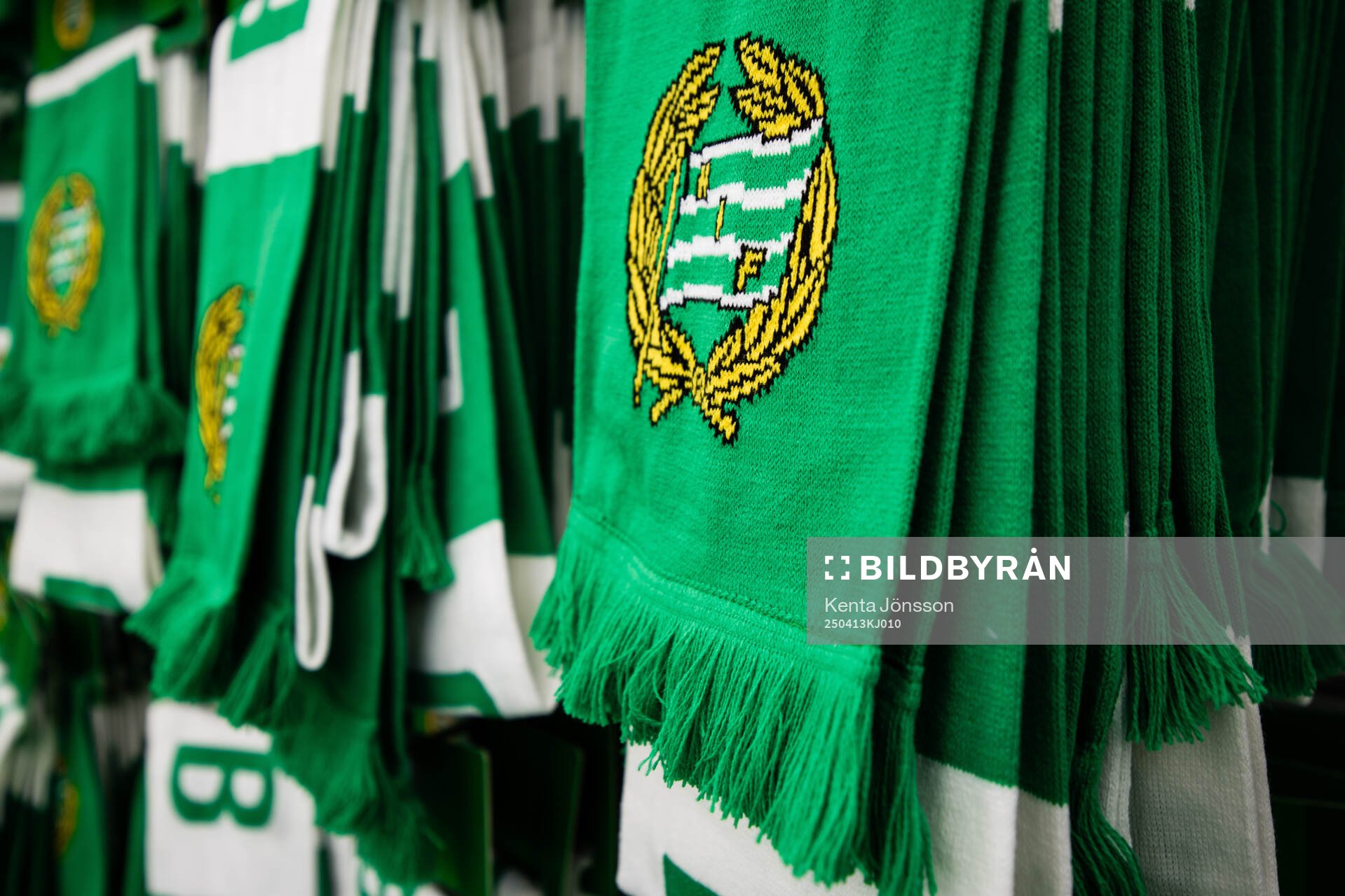 En halsduk i Hammarbys suovenirshop