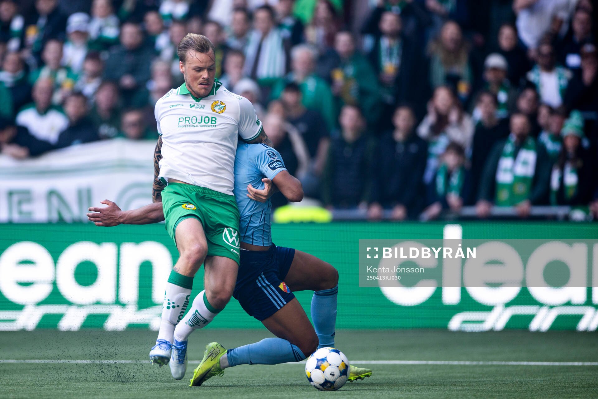 Hammarbys Victor Eriksson och Djurgårdens Zakaria Sawo