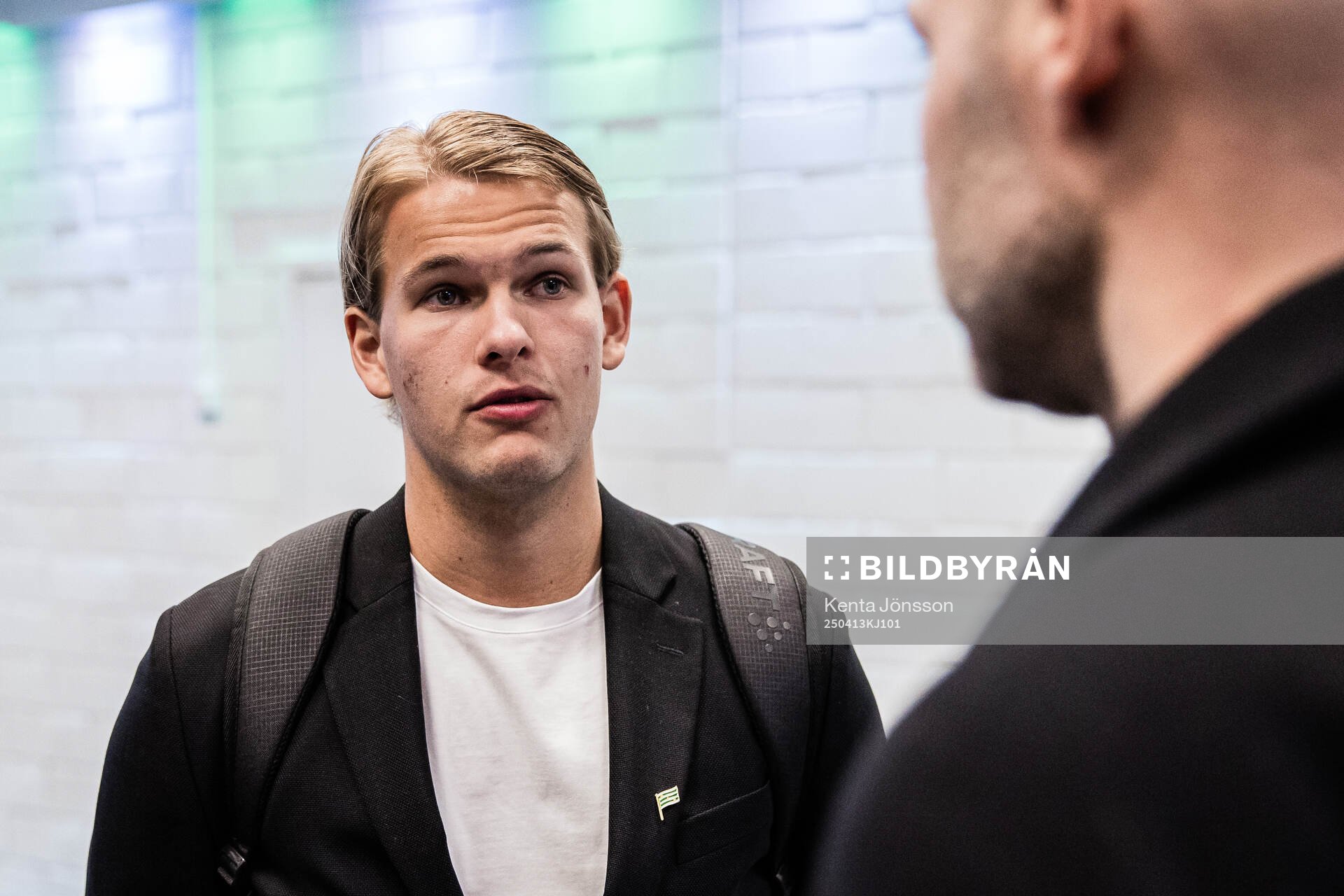 Hammarbys Markus Karlsson intervjuas i mixade zonen efter fotbollsmatchen i Allsvenskan mellan Hammarby och Djurgården den 13 april 2025 i Stockholm.
