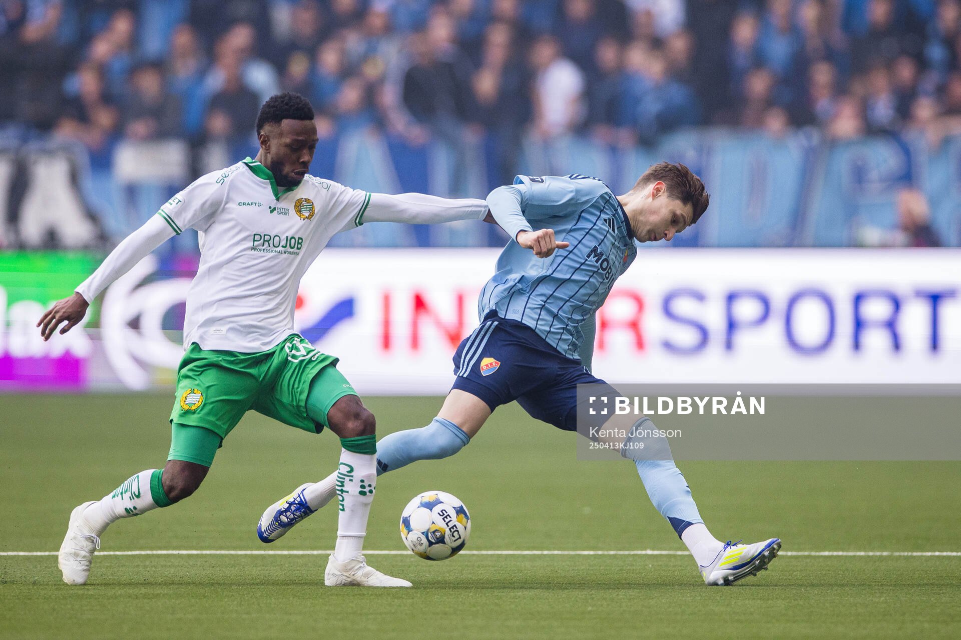 Hammarbys Shaquille Pinas och Djurgårdens Nino Zugelj