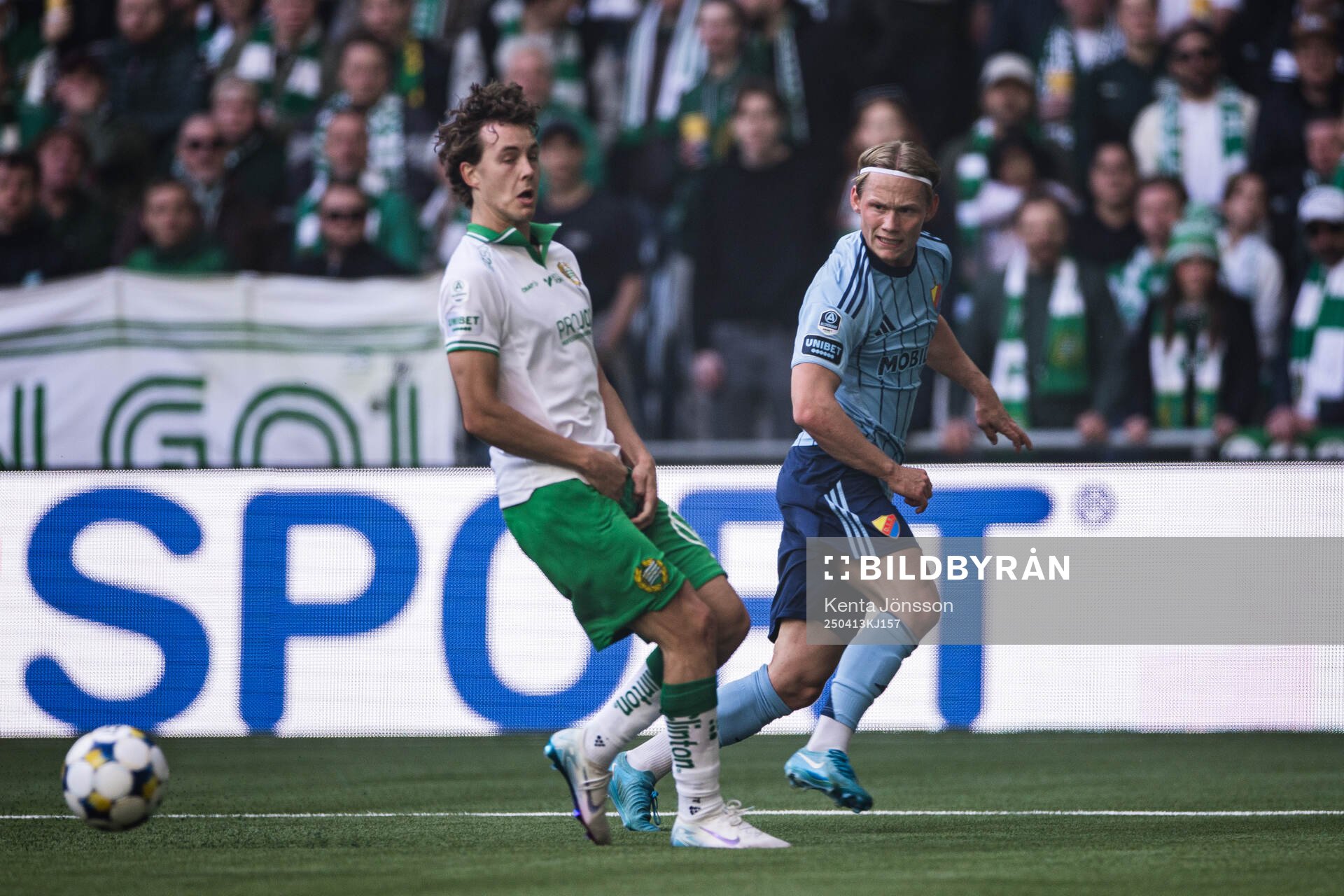 Djurgårdens Tobias Gulliksen och Hammarbys Hampus Skoglund
