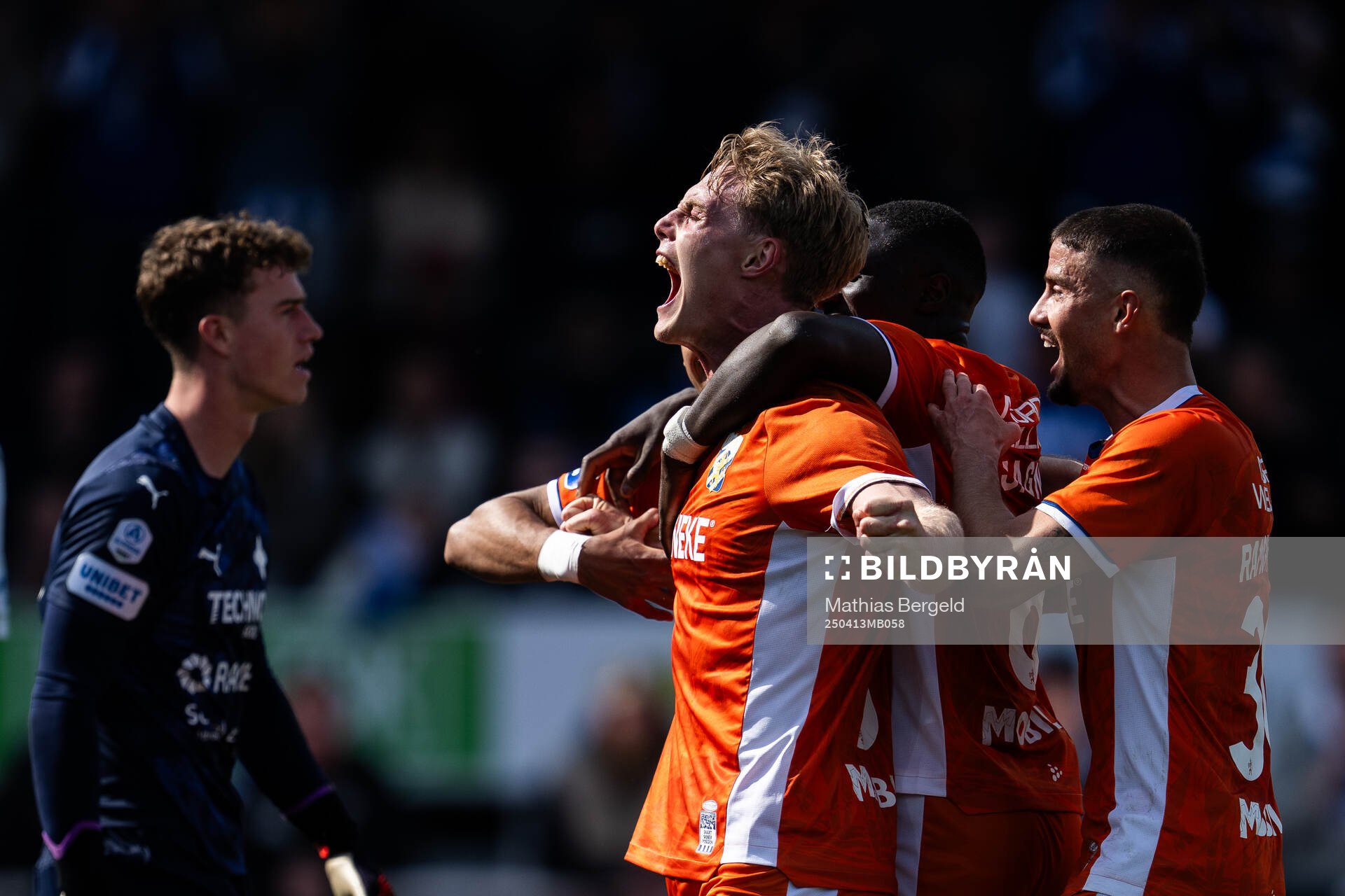Värnamos målvakt Viktor Andersson deppar medan IFK