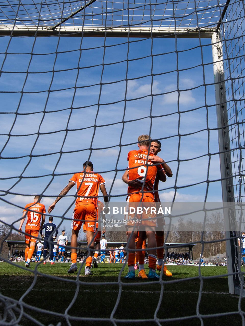 IFK Göteborgs Max Fenger och Ramon Pascal Lundqvist jublar