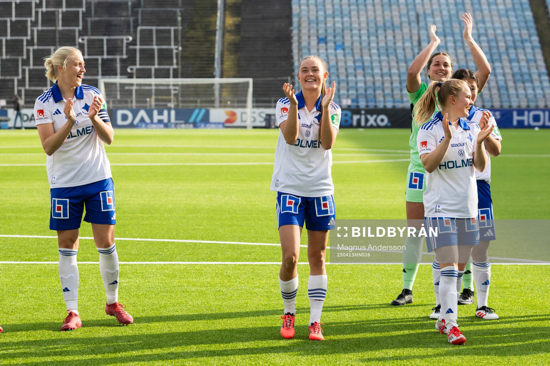 IFK Norrköpings Wilma Leidhammar och Svea Rehnberg jublar