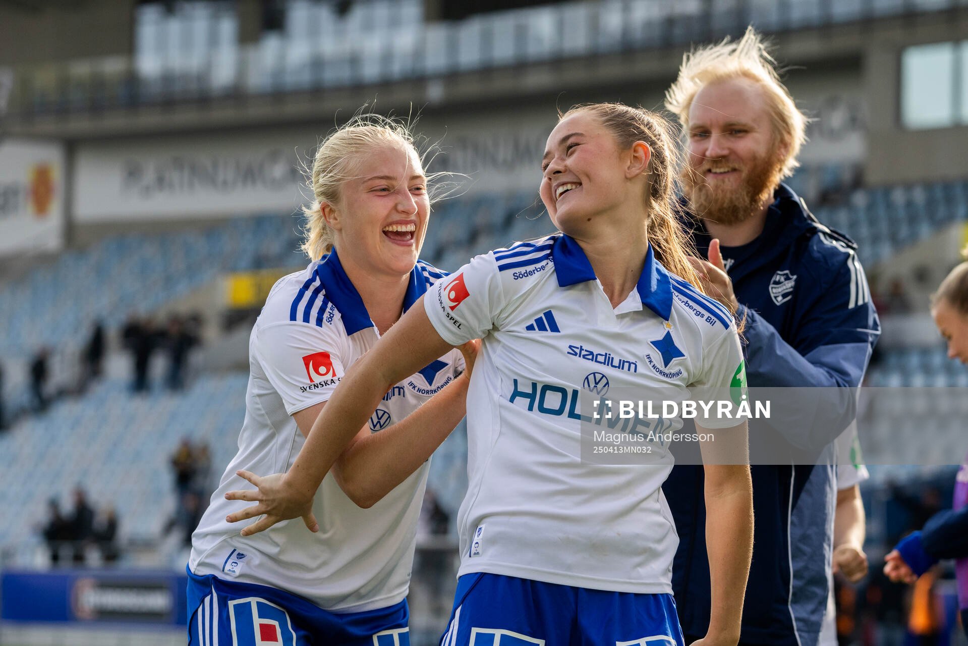 IFK Norrköpings Wilma Leidhammar och Svea Rehnberg jublar