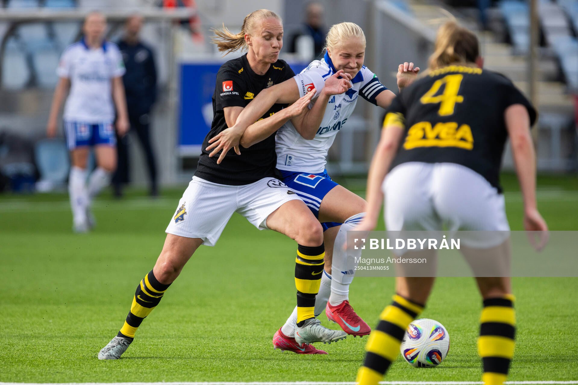 AIKs Matilda Plan och IFK Norrköpings Wilma Leidhammar