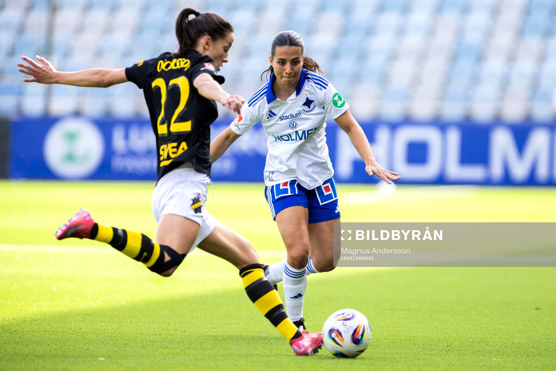 AIKs Anna Oskarsson och Vesna Milivojevic