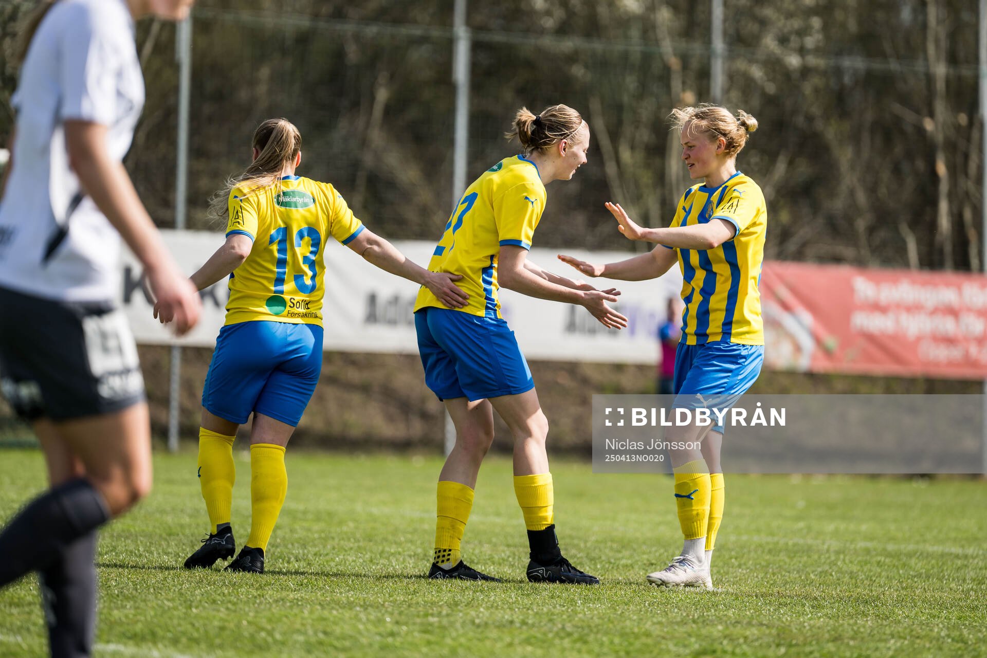 Eskilsminnes Julia Hammons och Veronika Henriksson jublar