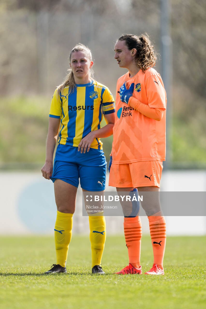 Eskilsminnes Julia Nyberg Spets och målvakt Linnéa Hagberg