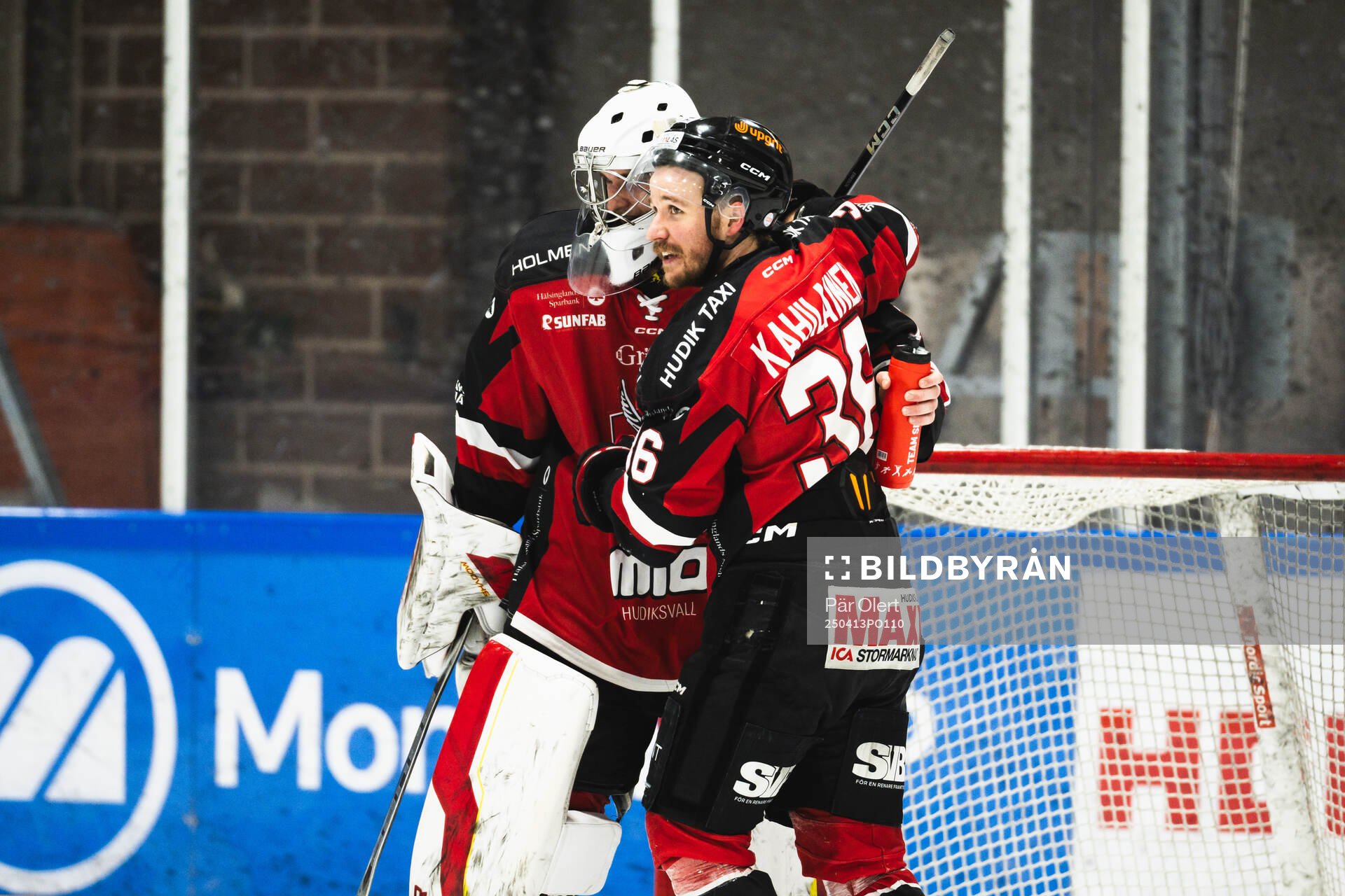 Hudiksvalls målvakt Kristers Steinbergs och Rasmus