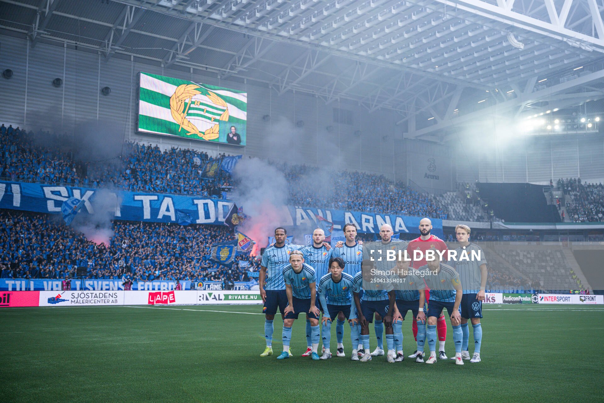 Djurgårdens spelare poserar för en lagbild inför fotbollsmatchen i Allsvenskan mellan Hammarby och Djurgården den 13 april 2025 i Stockholm.
