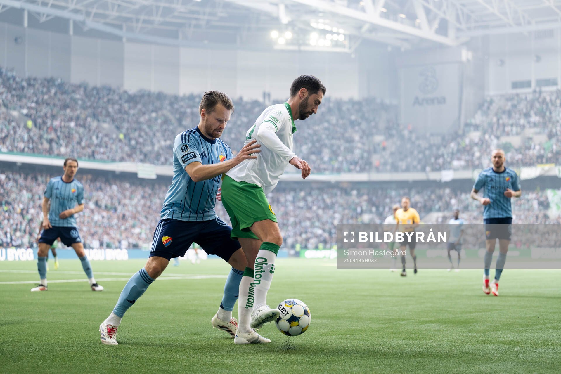 Djurgårdens Jacob Une och Hammarbys Nahir Besara