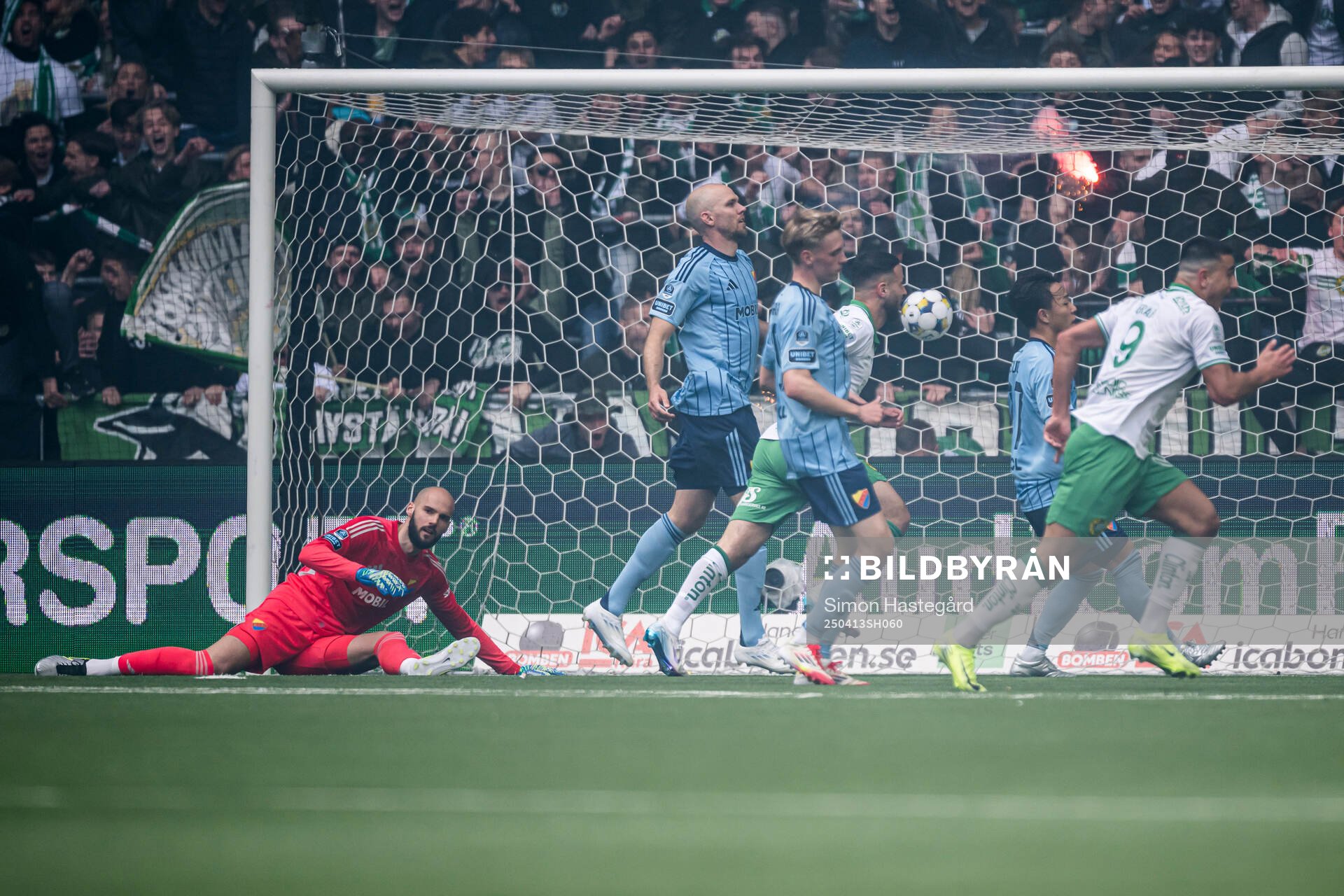 Djurgårdens målvakt Filip Manojlovic deppar