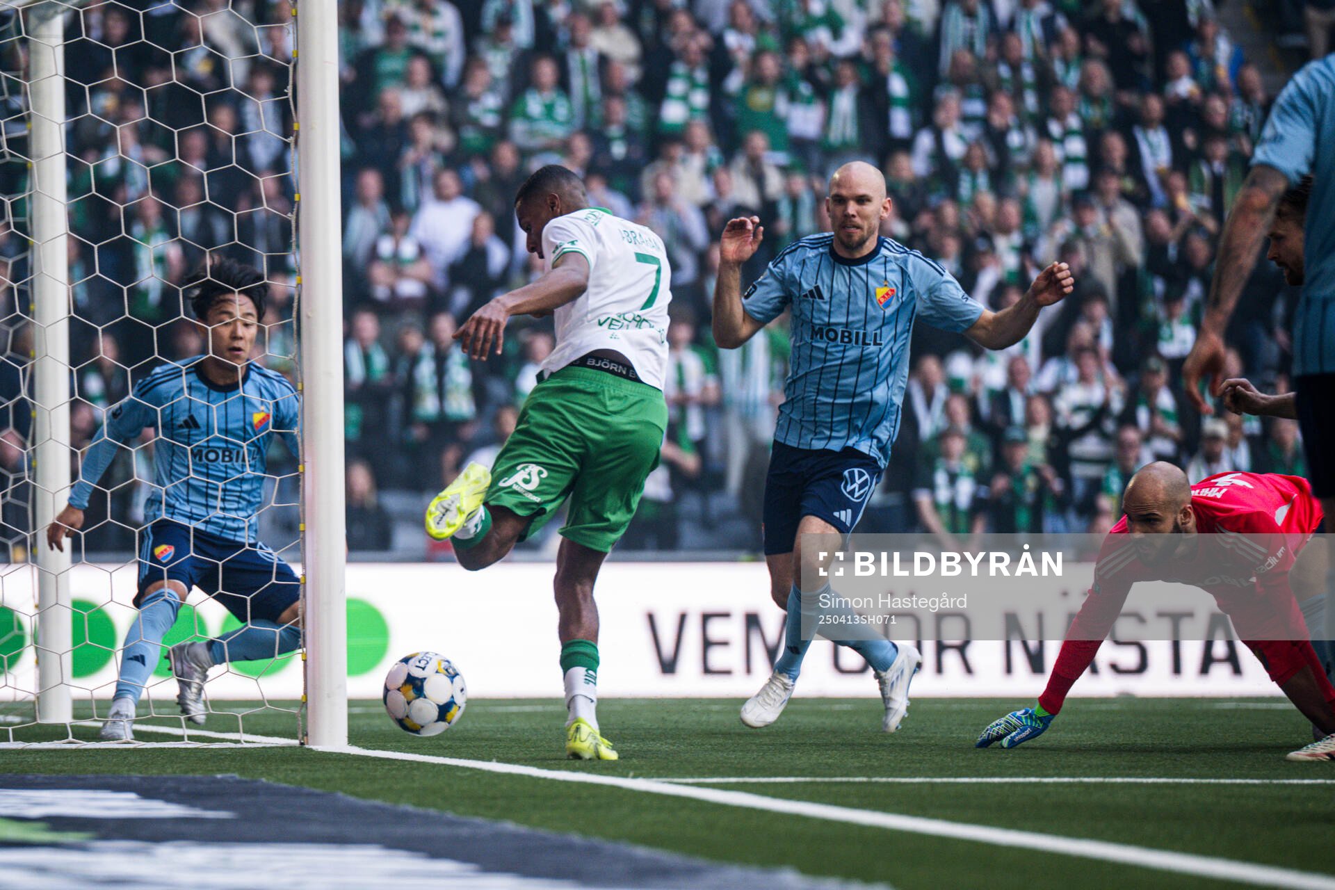 Hammarbys Paulos Abraham, Djurgårdens Marcus Danielson och
