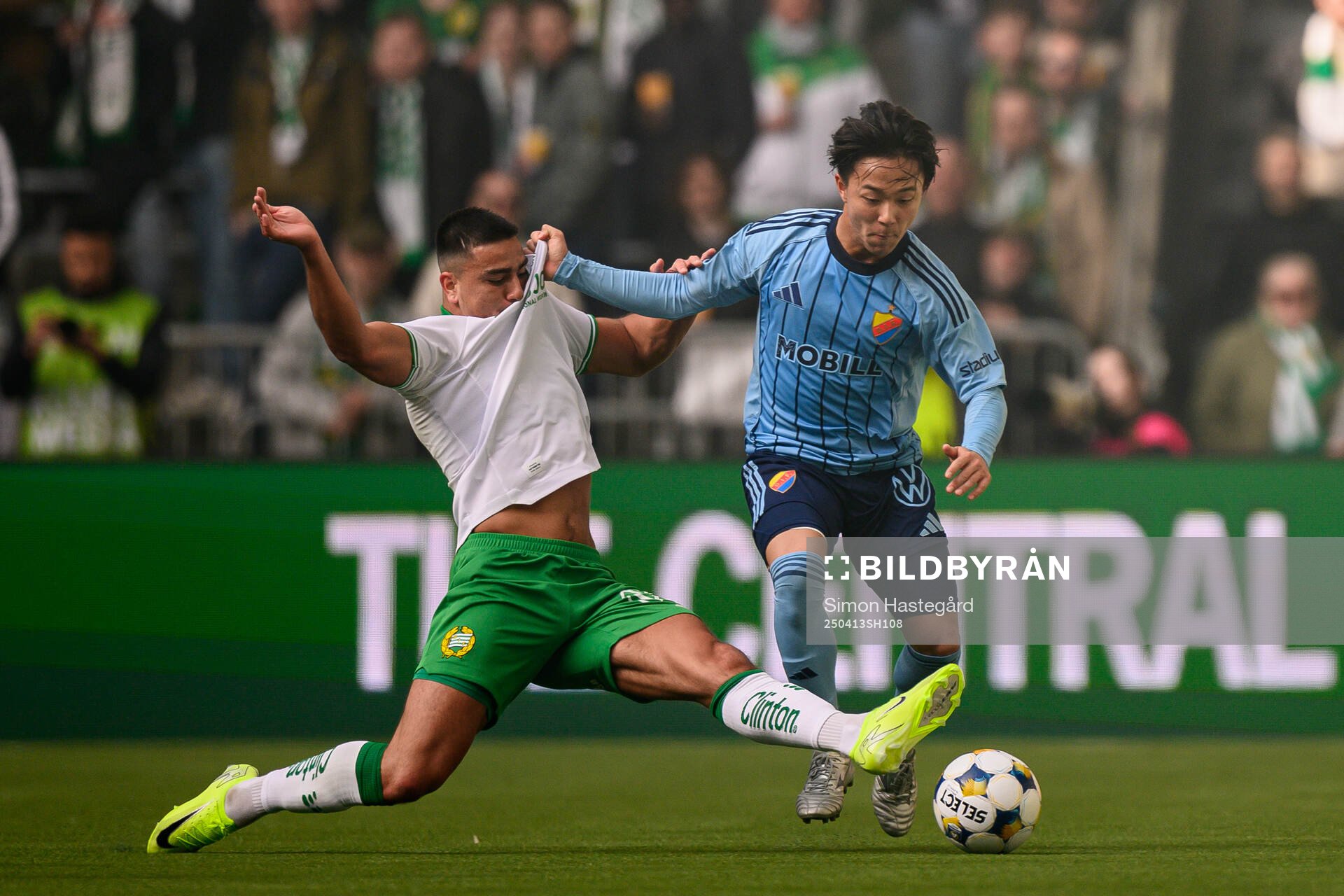 Hammarbys Jusef Erabi och Djurgårdens Keita Kosugi
