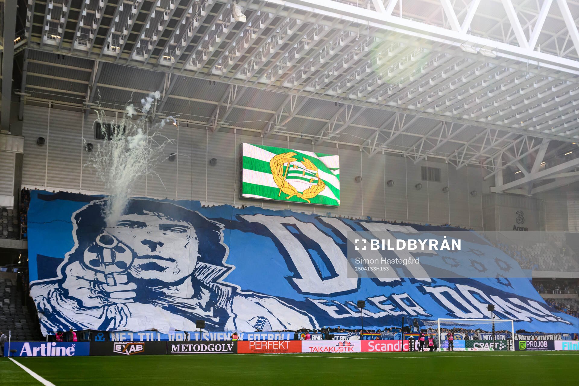 Djurgårdens supportrar med tifo