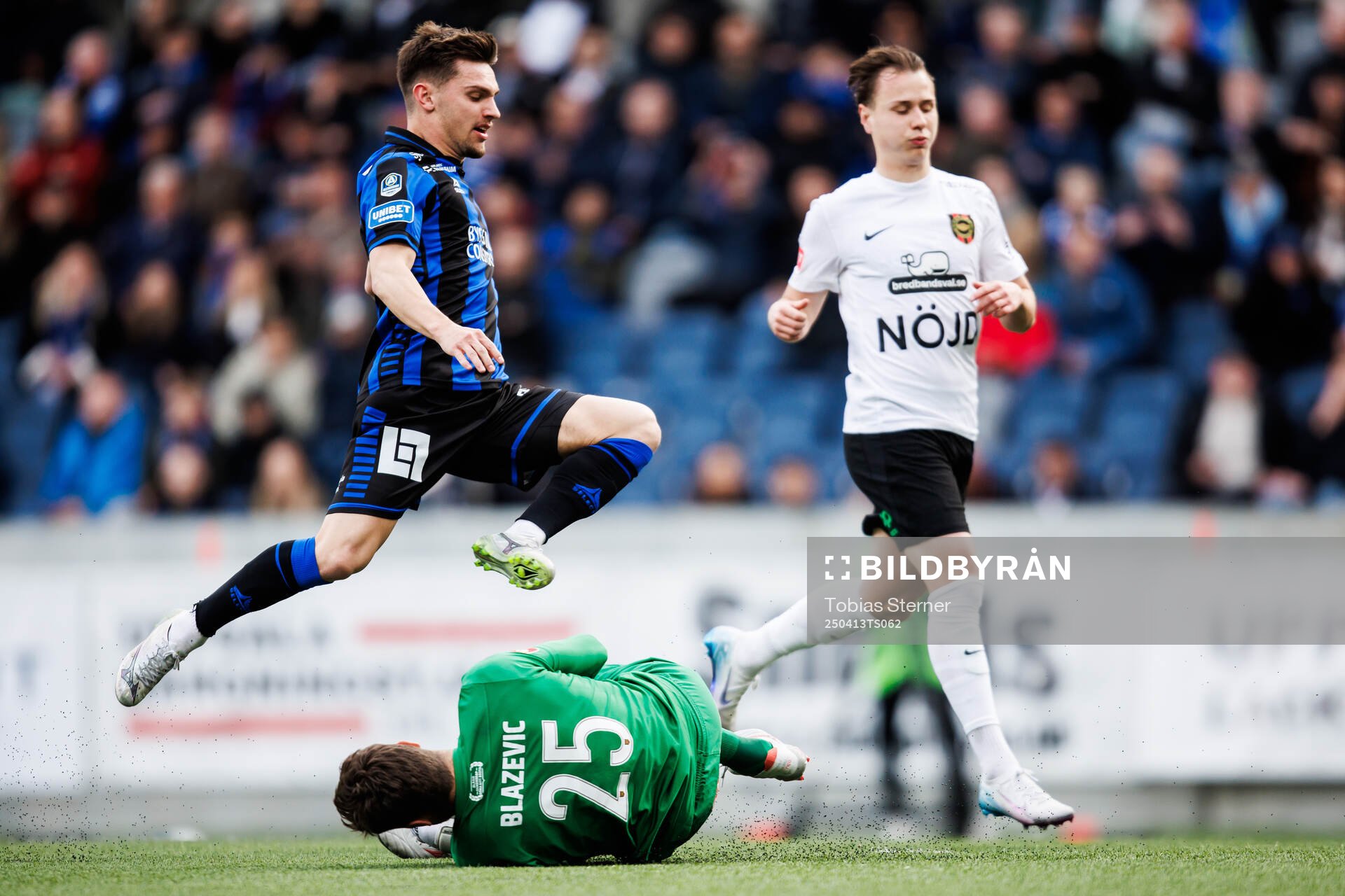 Sirius Isak Bjerkebo och Brommapojkarnas målvakt Davor