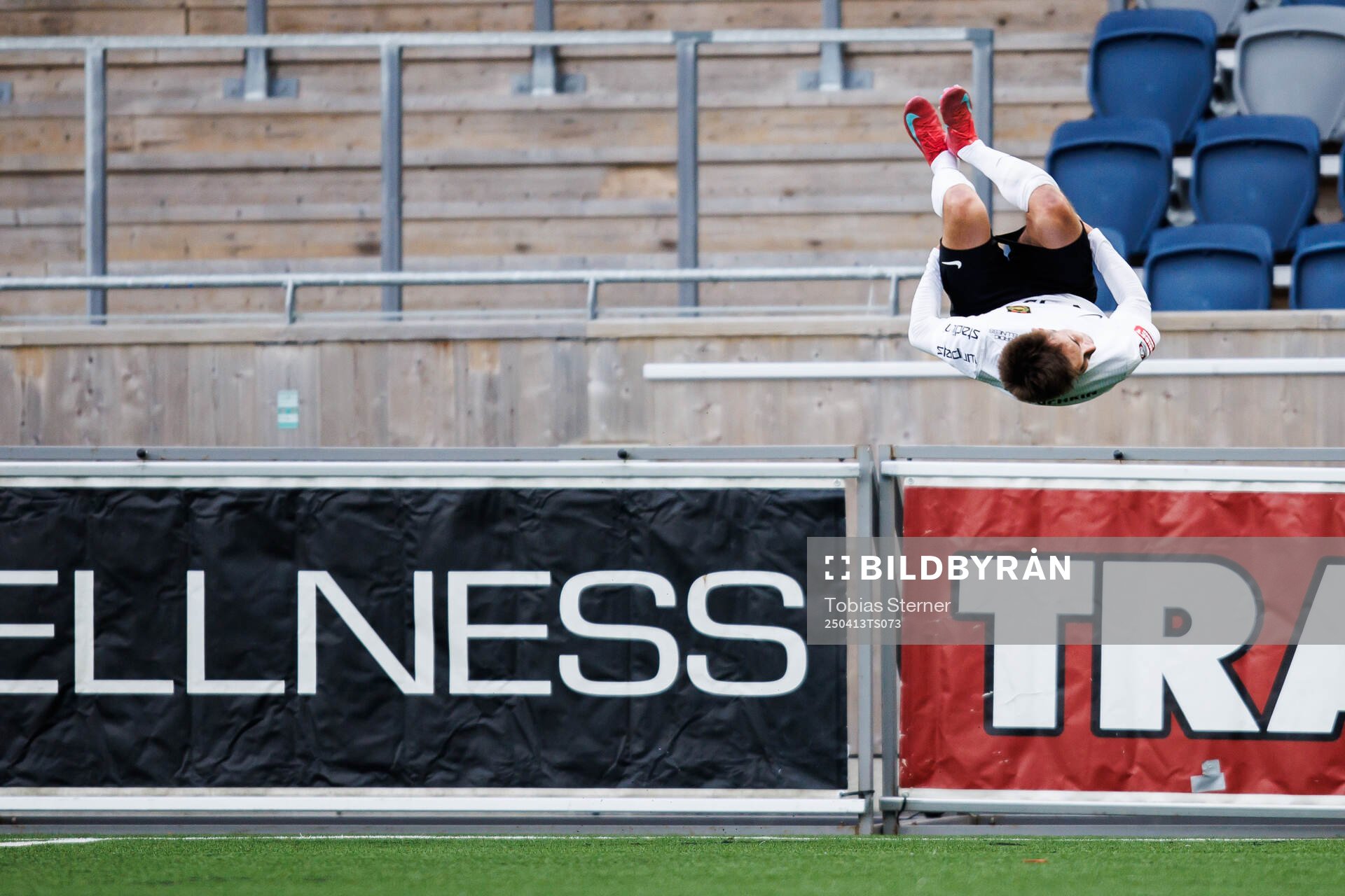 Brommapojkarnas Anton Kurochkin jublar