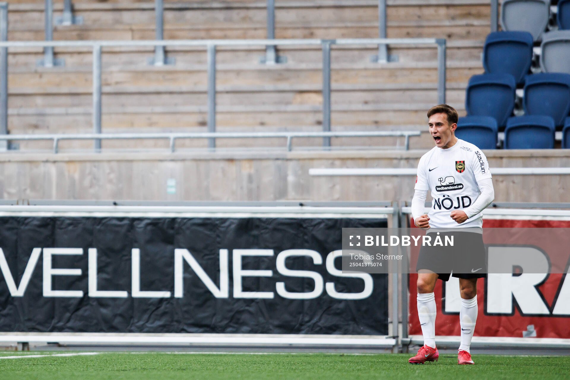 Brommapojkarnas Anton Kurochkin jublar